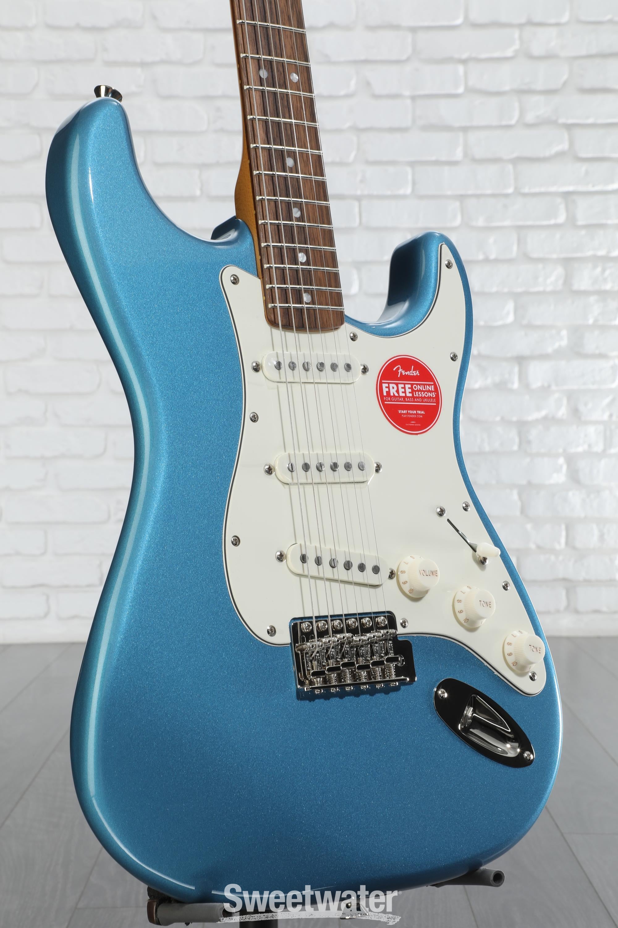 Amazon.com: Squier Classic Vibe 60s Stratocaster Electric