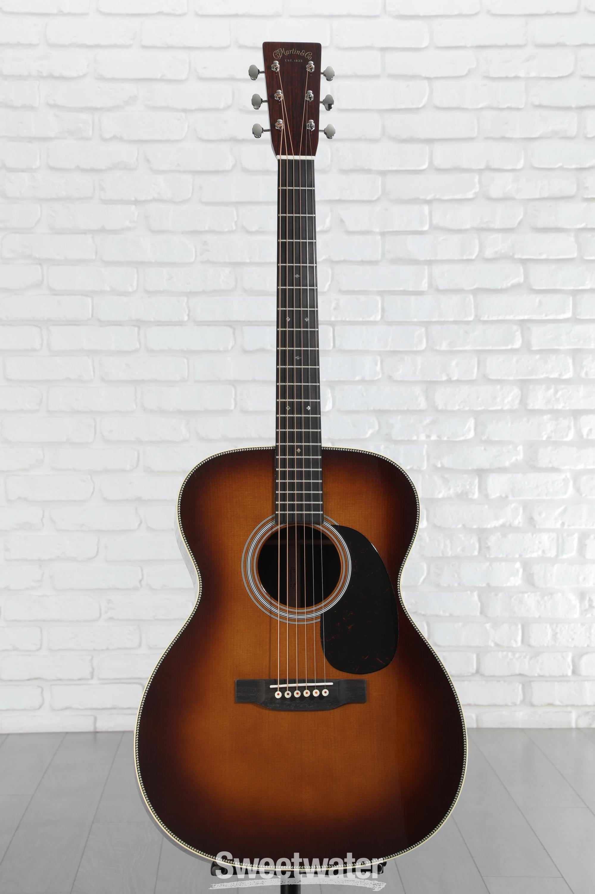 Martin Guitars: A Technical Reference 洋書 Martin Guitars: A Technical Reference 洋書 Martin Guitars: A