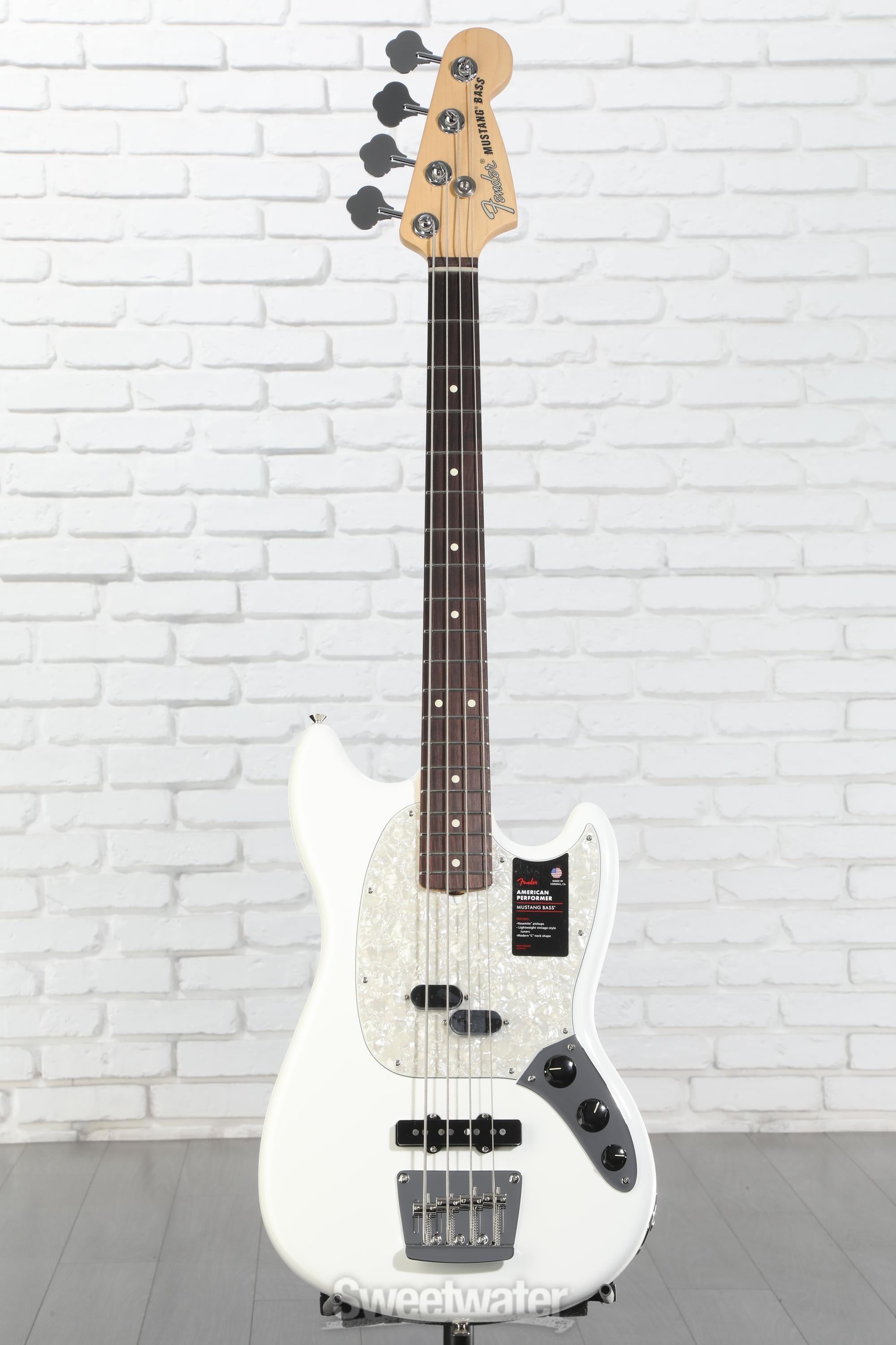 Fender American Performer Mustang Bass - Arctic White with