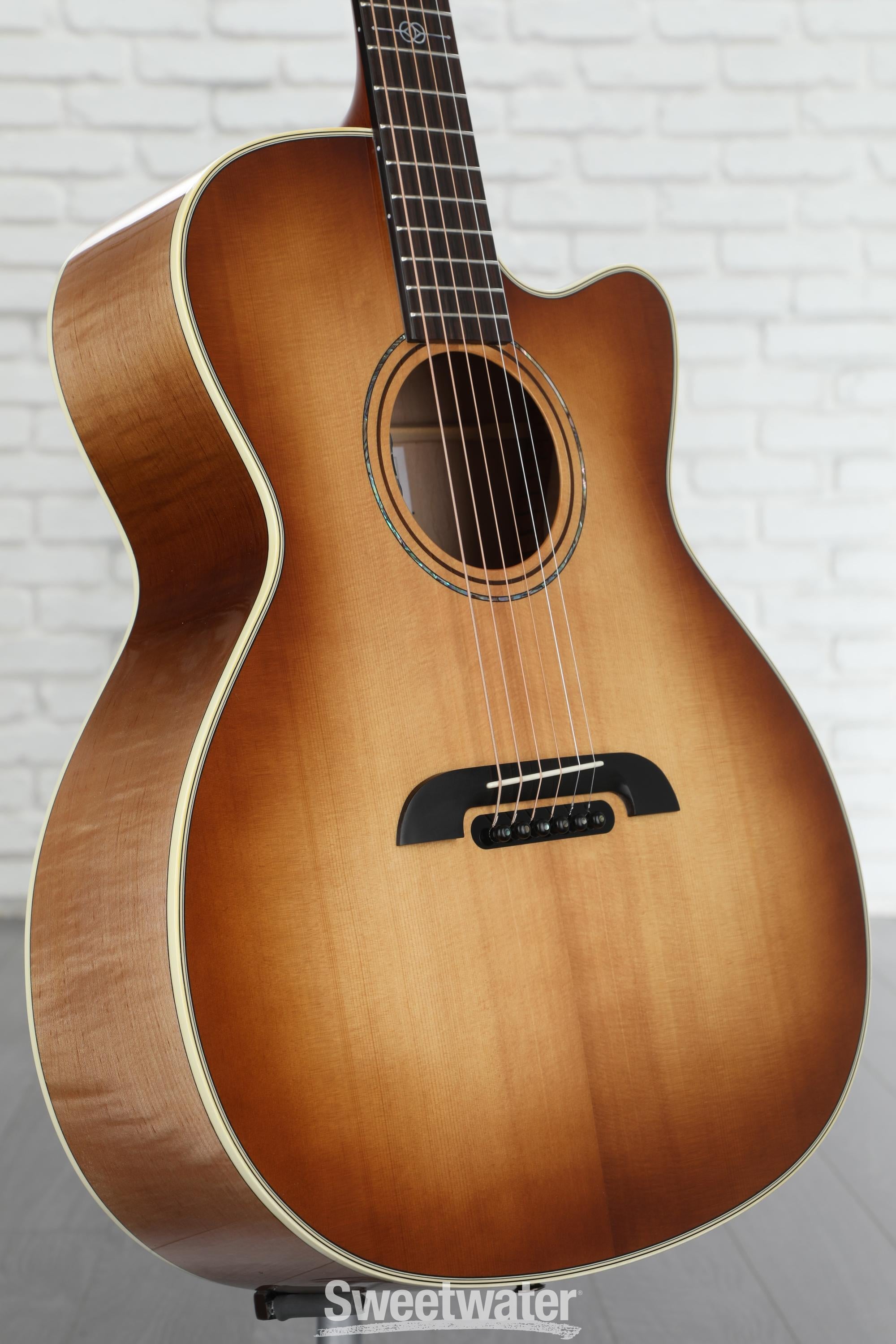 Alvarez Yairi GYM80ce Shadowburst Masterworks Series Acoustic