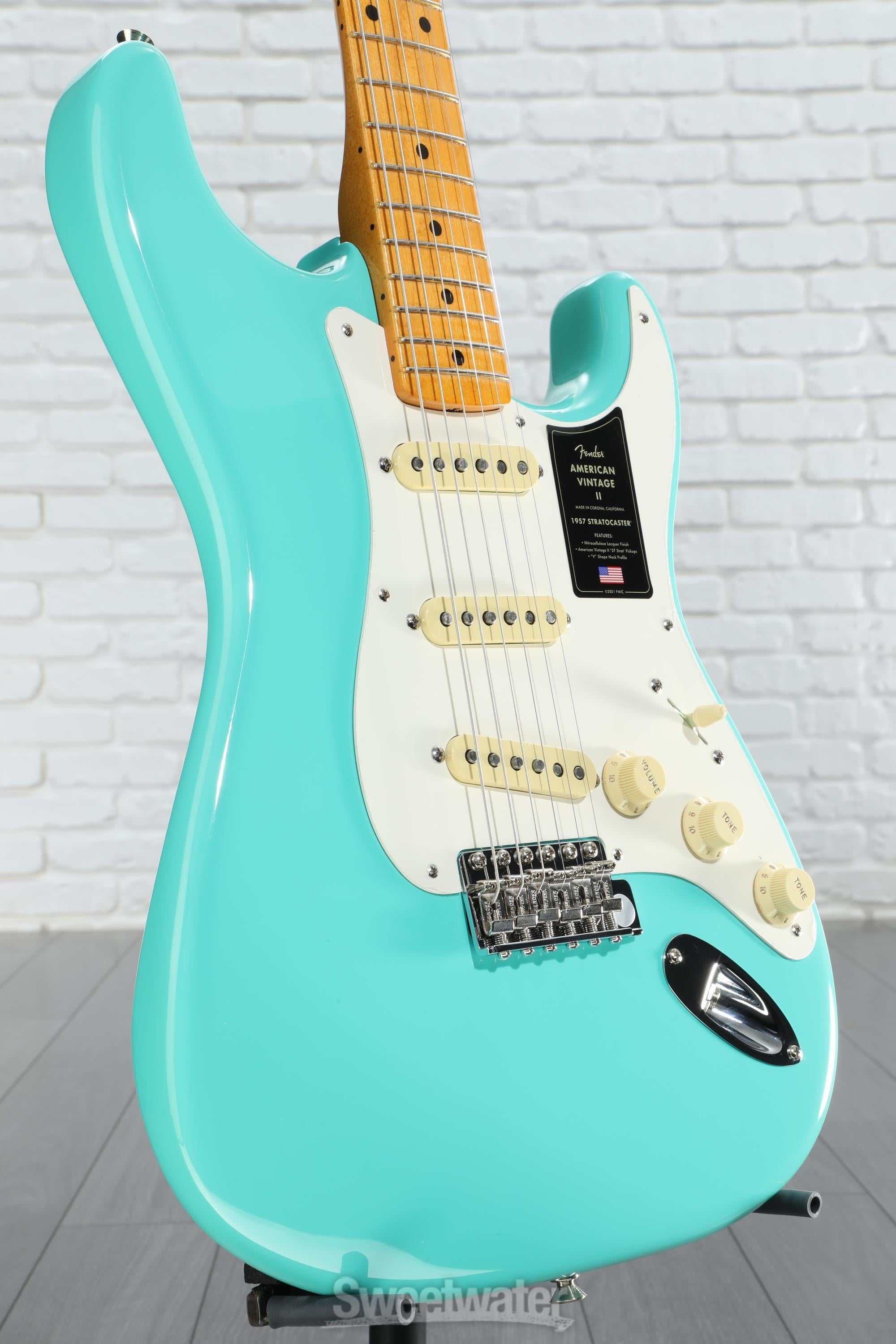 ギター Fender USA American Vintage Stratocaster Fender American Vintage II 1961 Stratocaster Electric Guitar