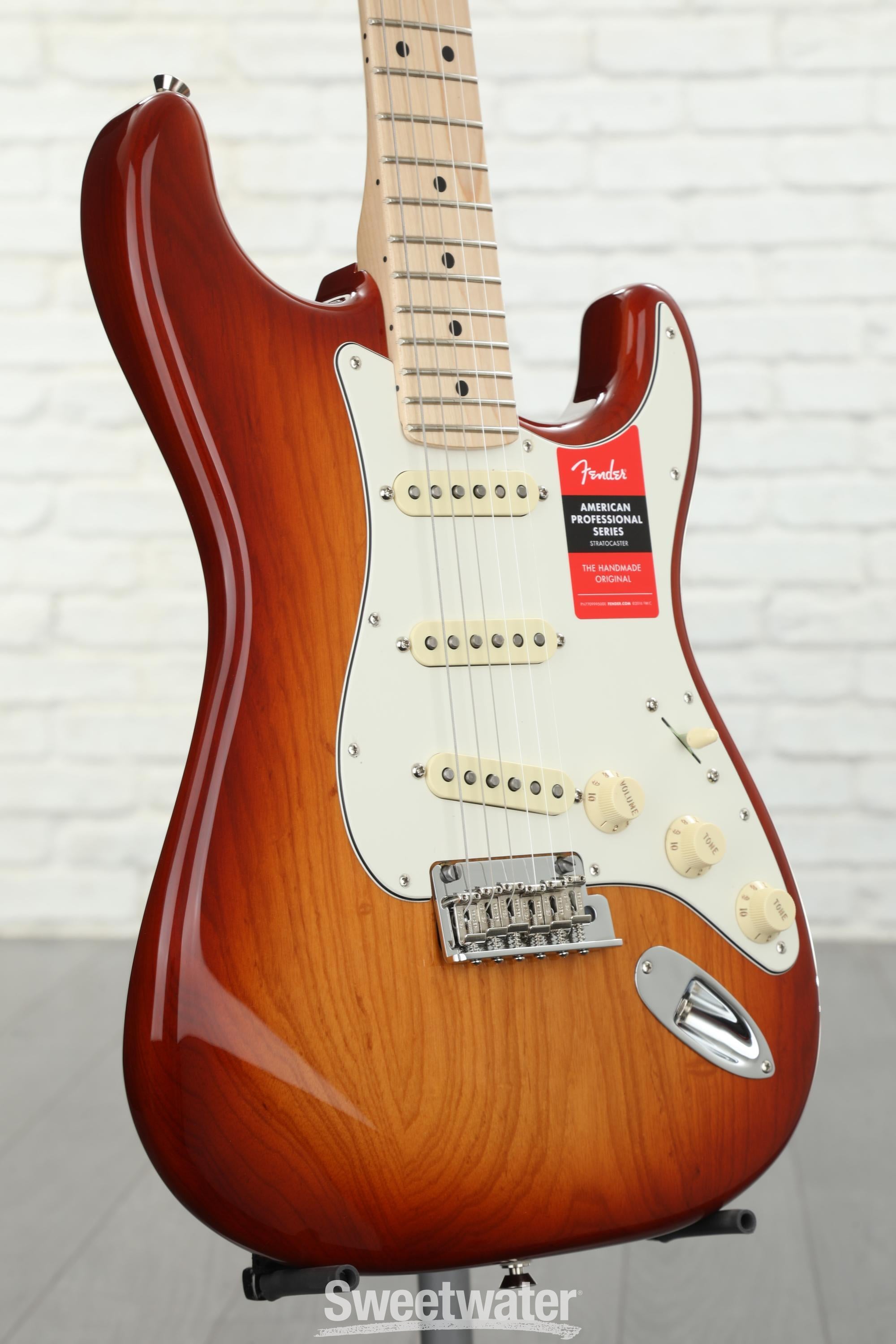 Fender American Professional Stratocaster - Sienna Sunburst with Maple  Fingerboard