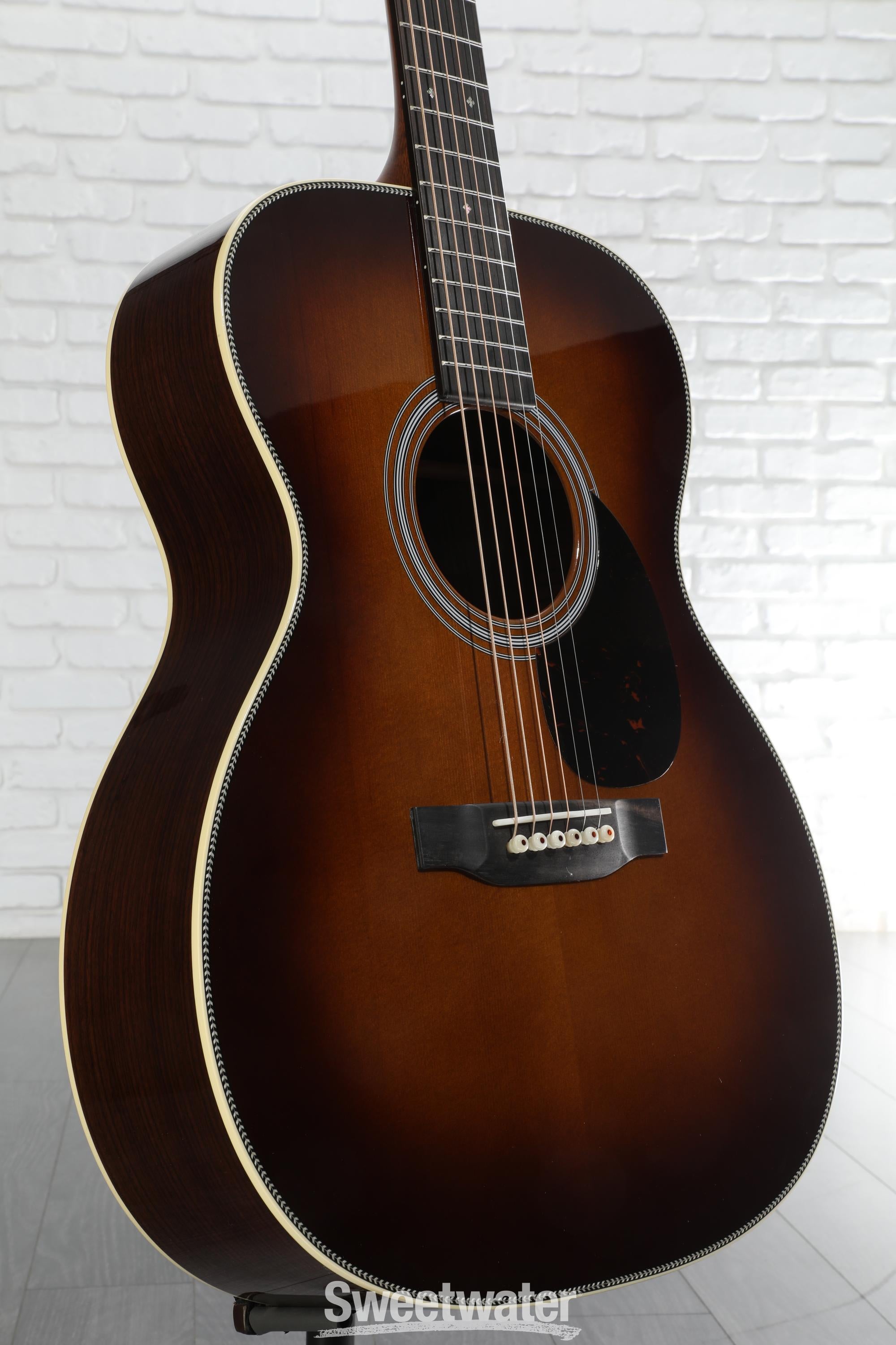 Martin OM-28 スタンダード Martin OM-28 Standard Series Acoustic Guitar, Spruce Top