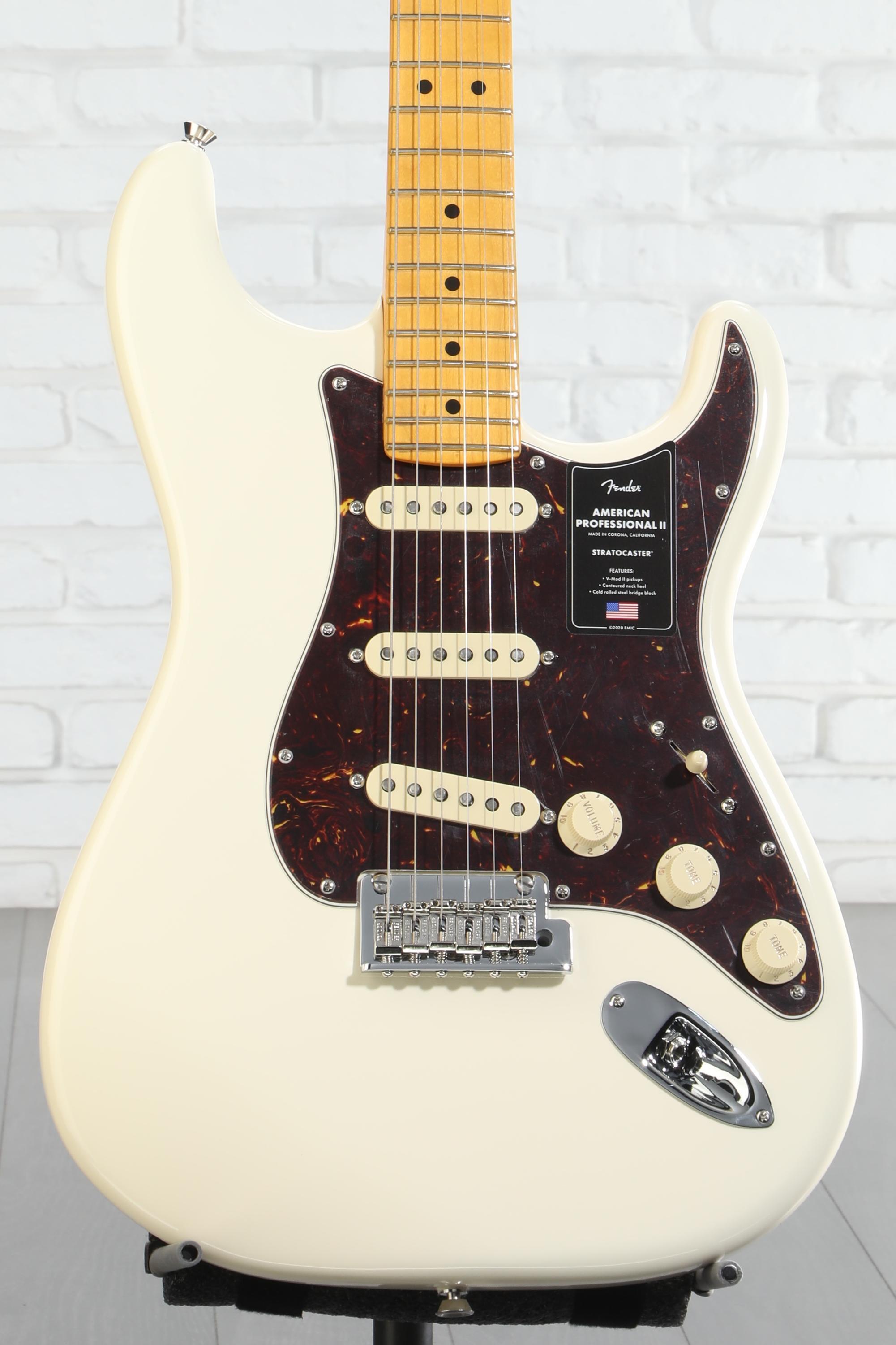 ギター Fender Professional II Stratocaster Fender American Professional II Stratocaster - Olympic White