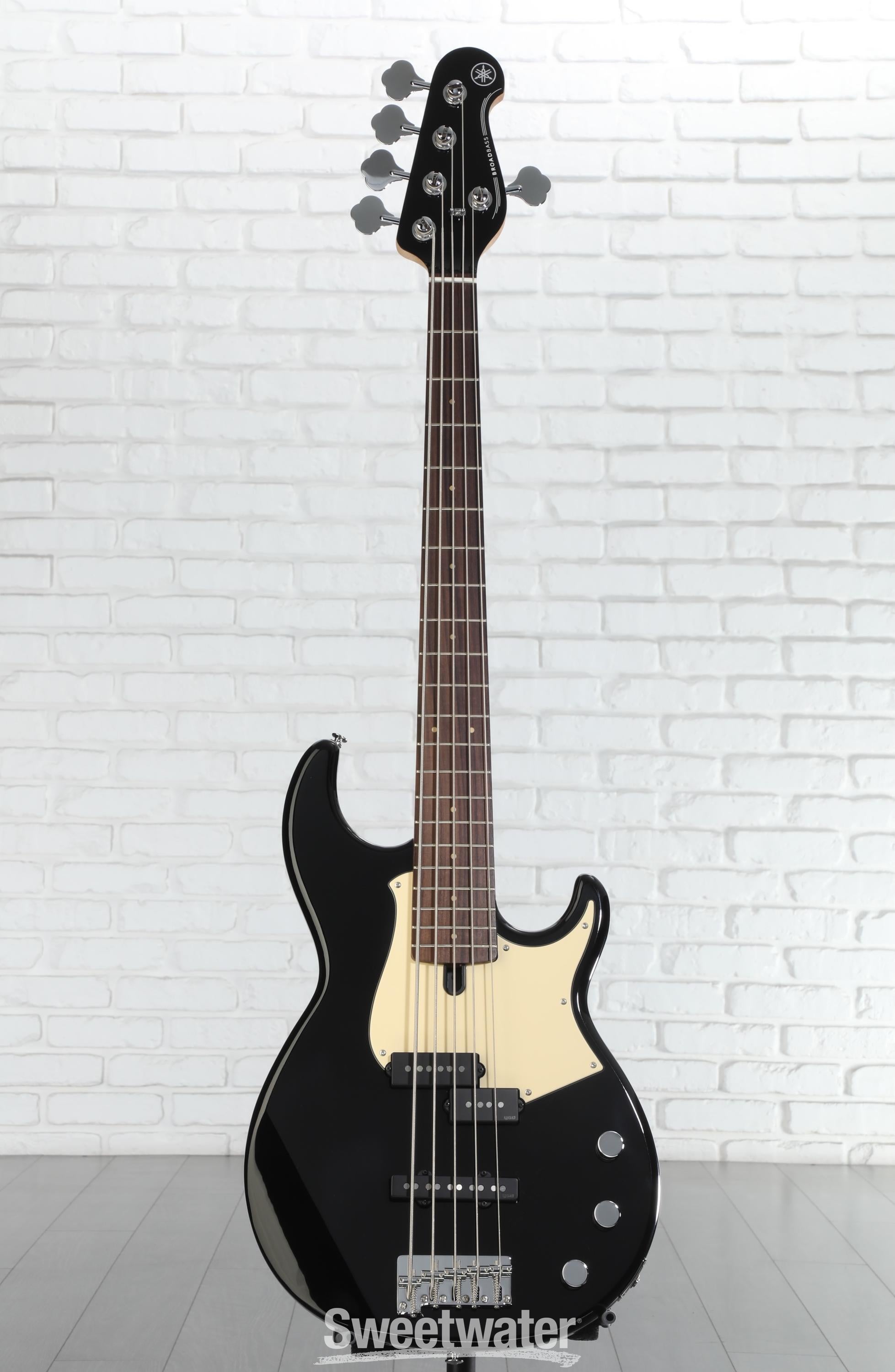 Yamaha BB435 5-string Bass Guitar - Black | Sweetwater