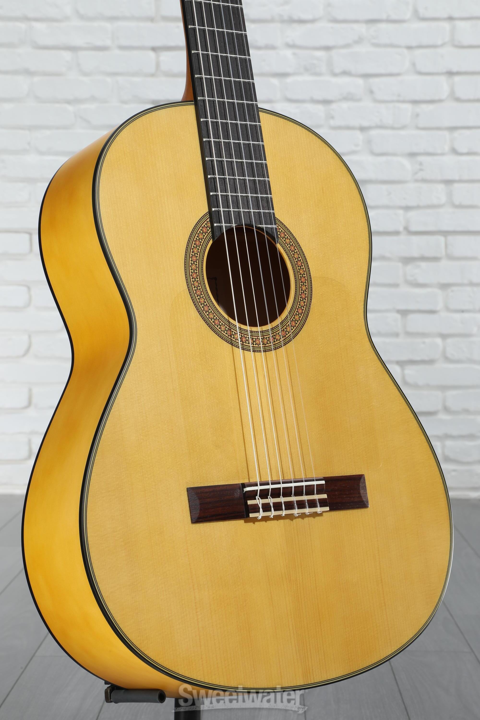 Yamaha CG172SF Classical Acoustic Guitar Natural Sweetwater