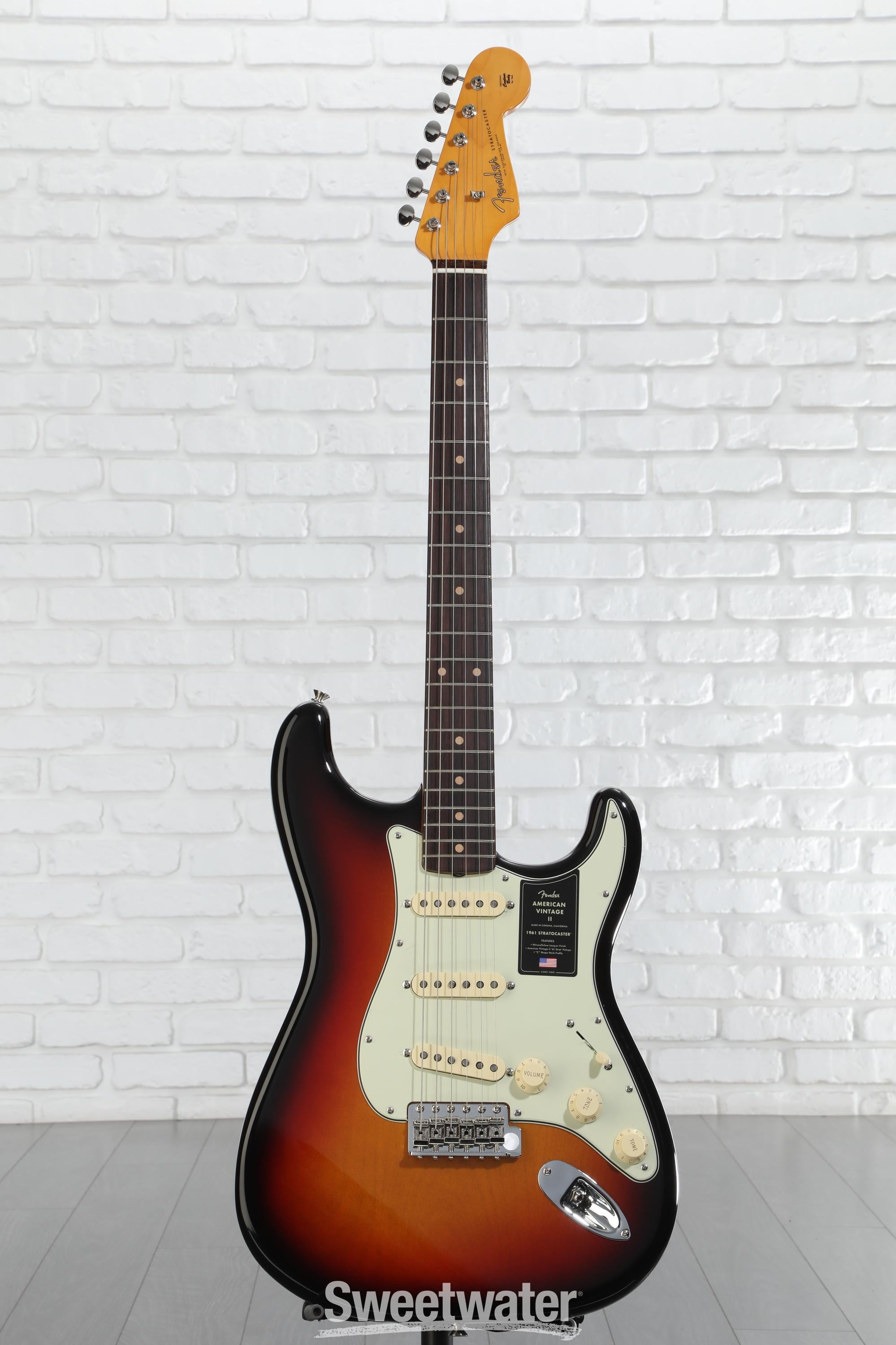 ギター Fender American Vintage Stratocaster Fender American Vintage II 1961 Stratocaster, Rosewood (w/ Case)