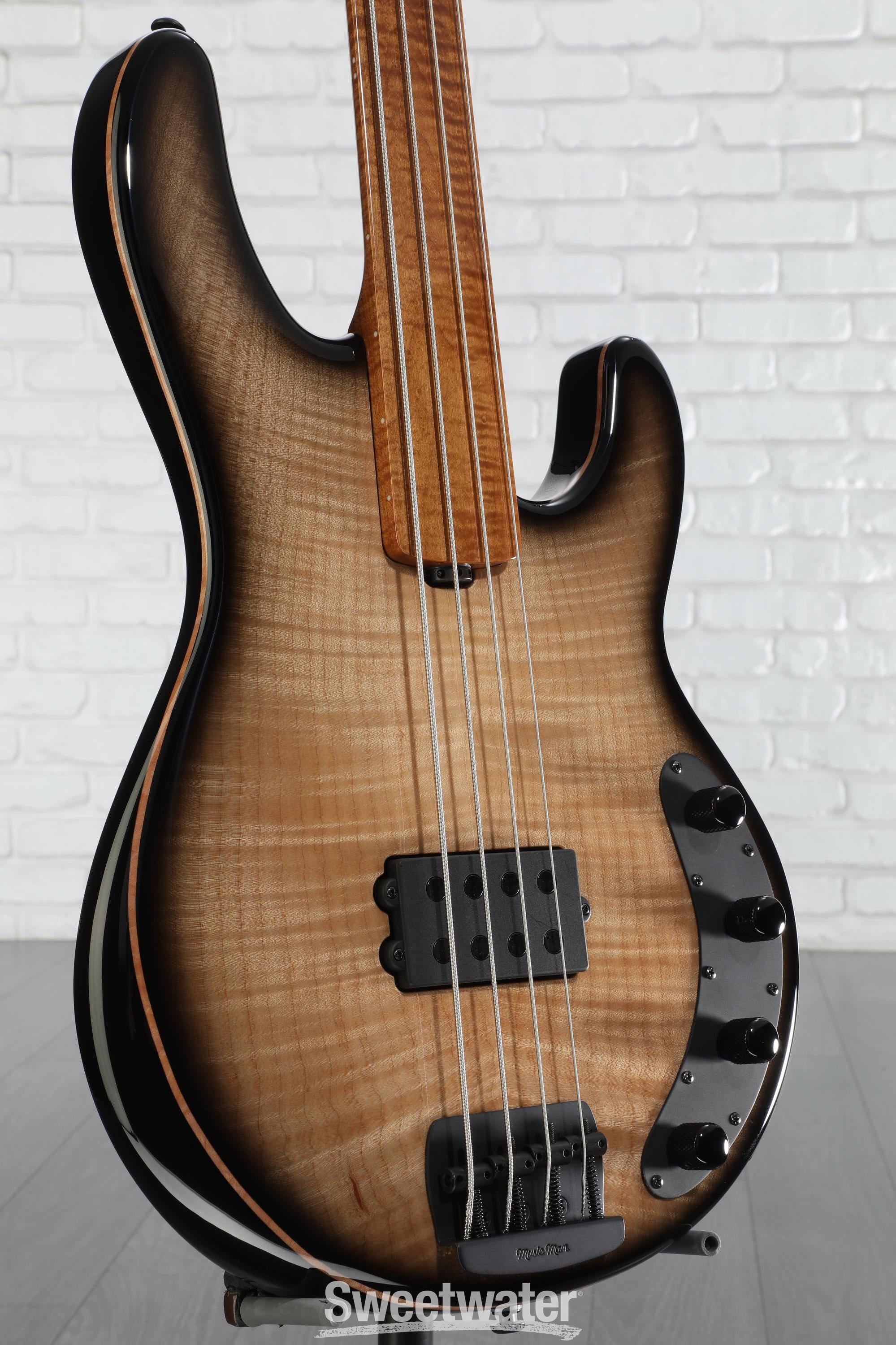 【中古】 FOUR GUYS AND A GUITAR ミルス・ブラザーズ 楽天市場】【中古】 FOUR GUYS AND A GUITAR ミルス・ブラザーズ