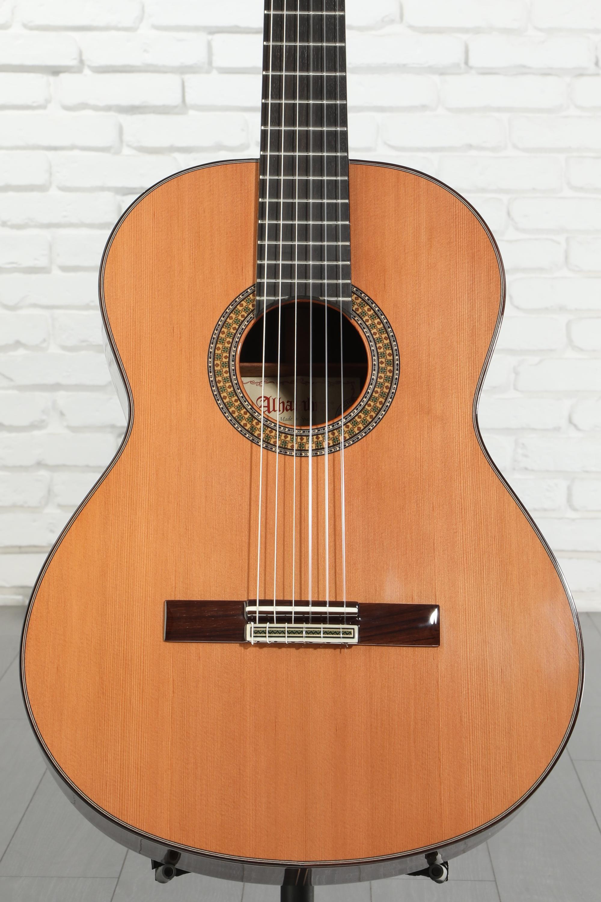 大幅値下げ！The Classical Guitar A Complete Alhambra 9 P Classical Guitar - Natural | Sweetwater