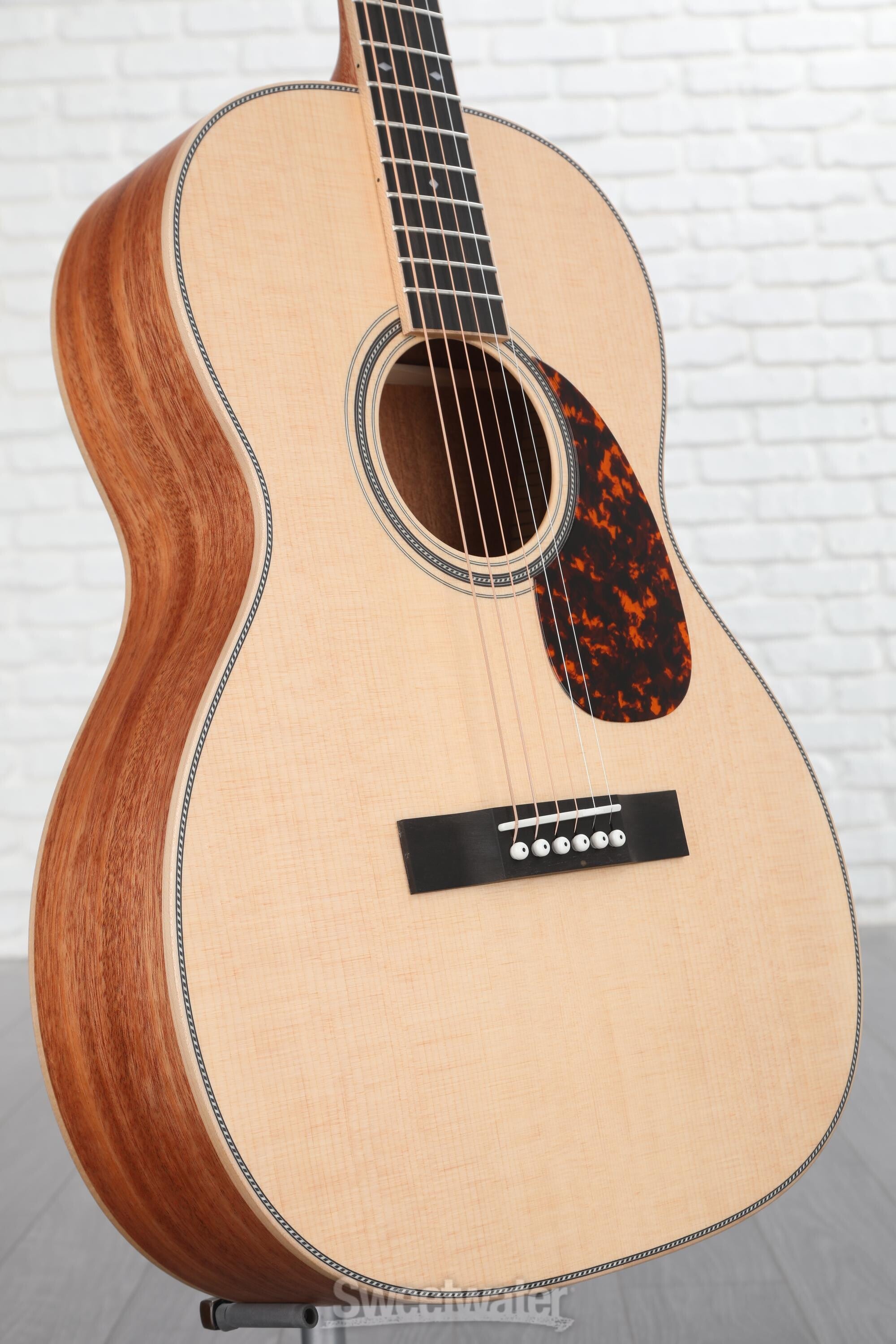Larrivee 000-40 Mahogany Legacy Series Acoustic Guitar Larrivee 000-40 Mahogany Legacy Series Acoustic Guitar