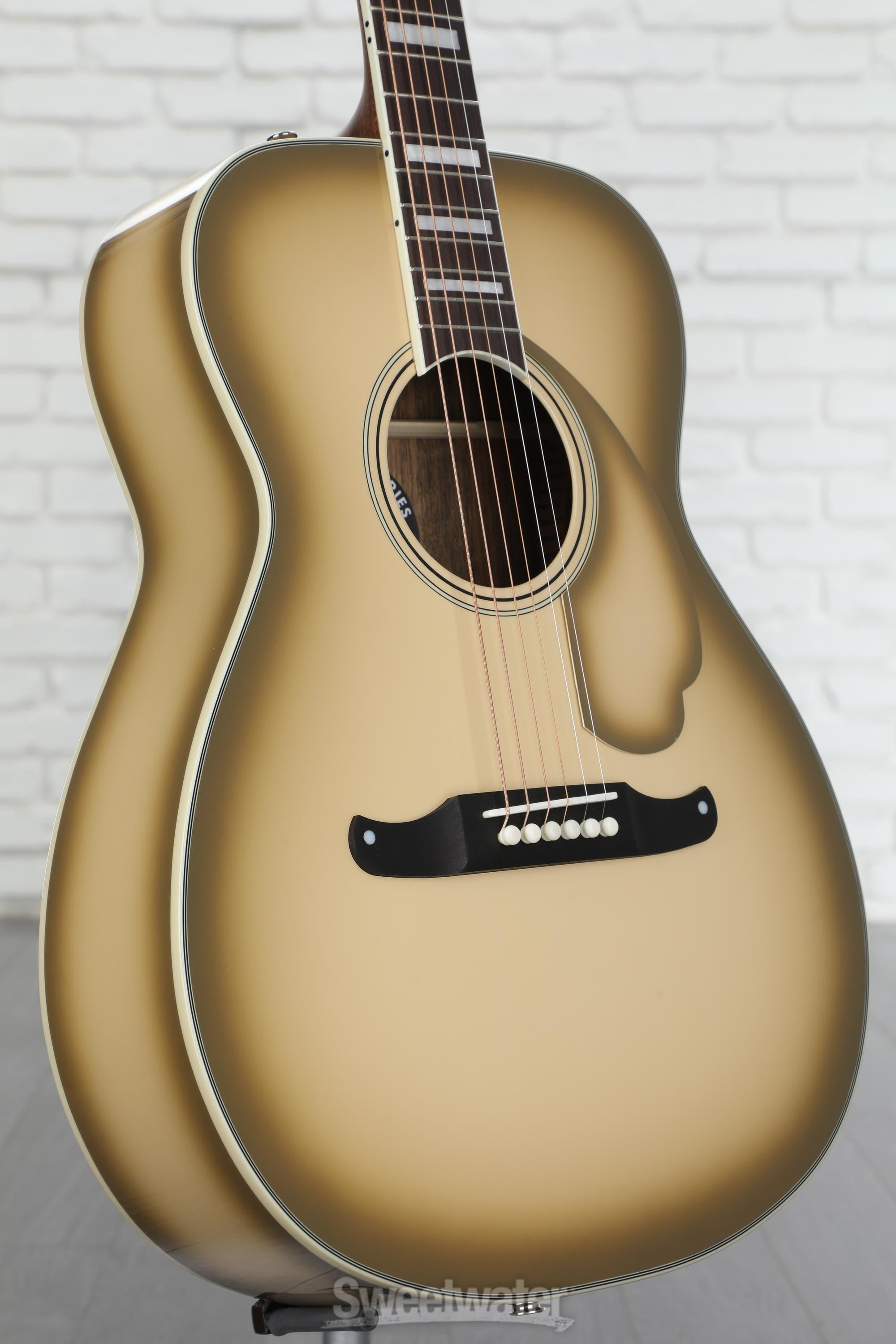 Fender Limited-edition California Vintage Malibu Acoustic