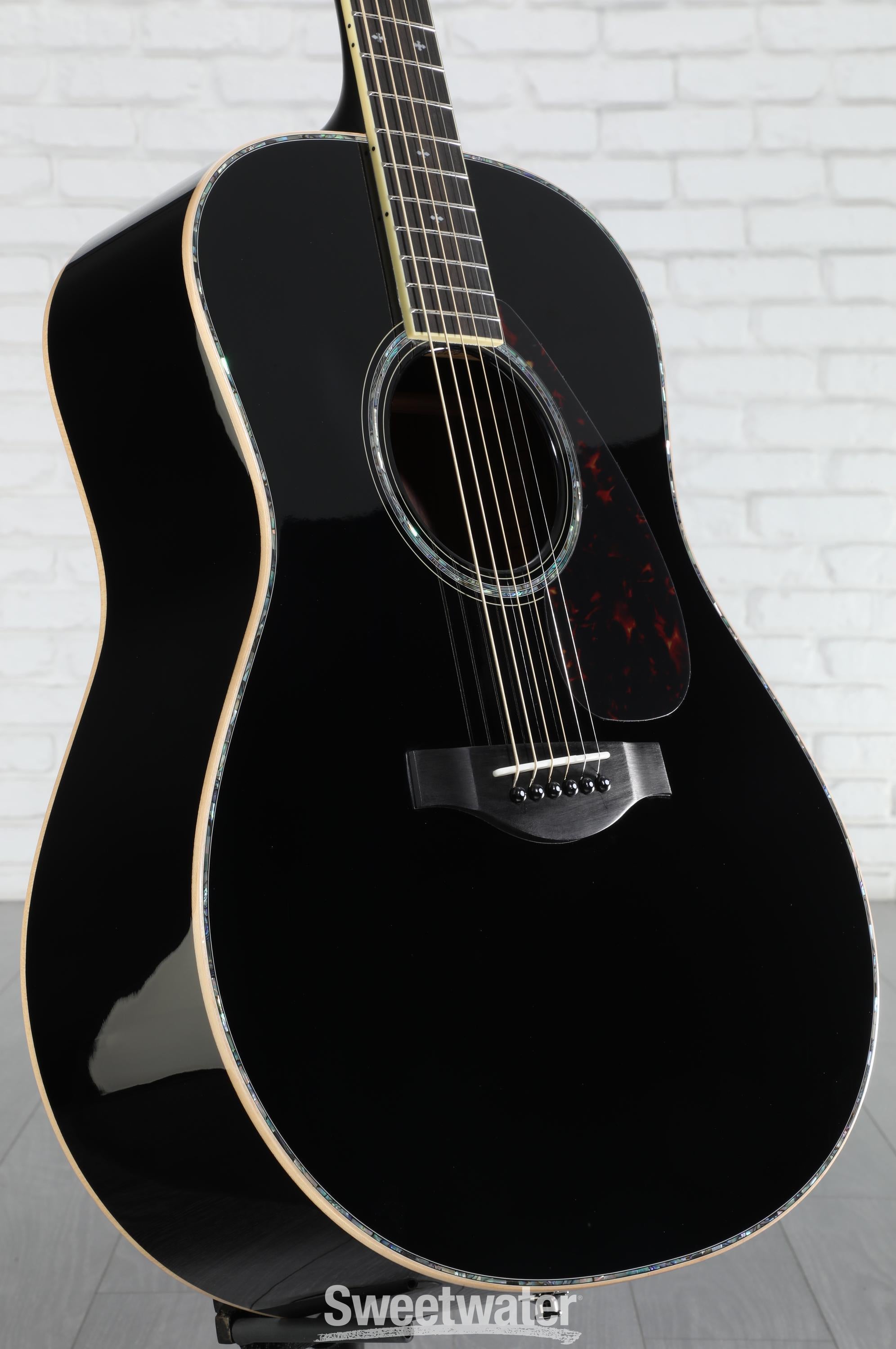 Yamaha LL16D ARE Original Jumbo Acoustic-electric Guitar - Black