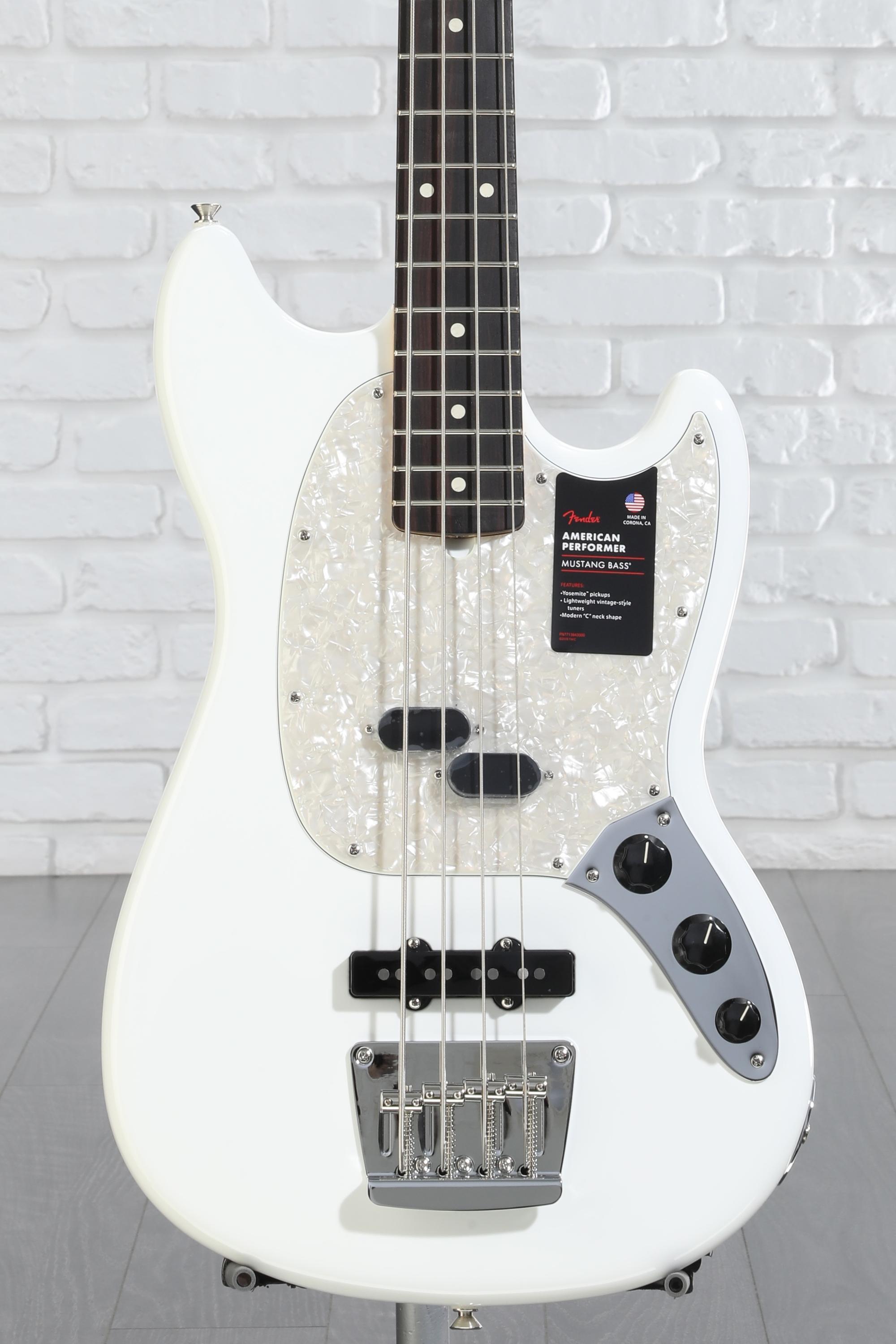 American Performer Mustang® – Fender