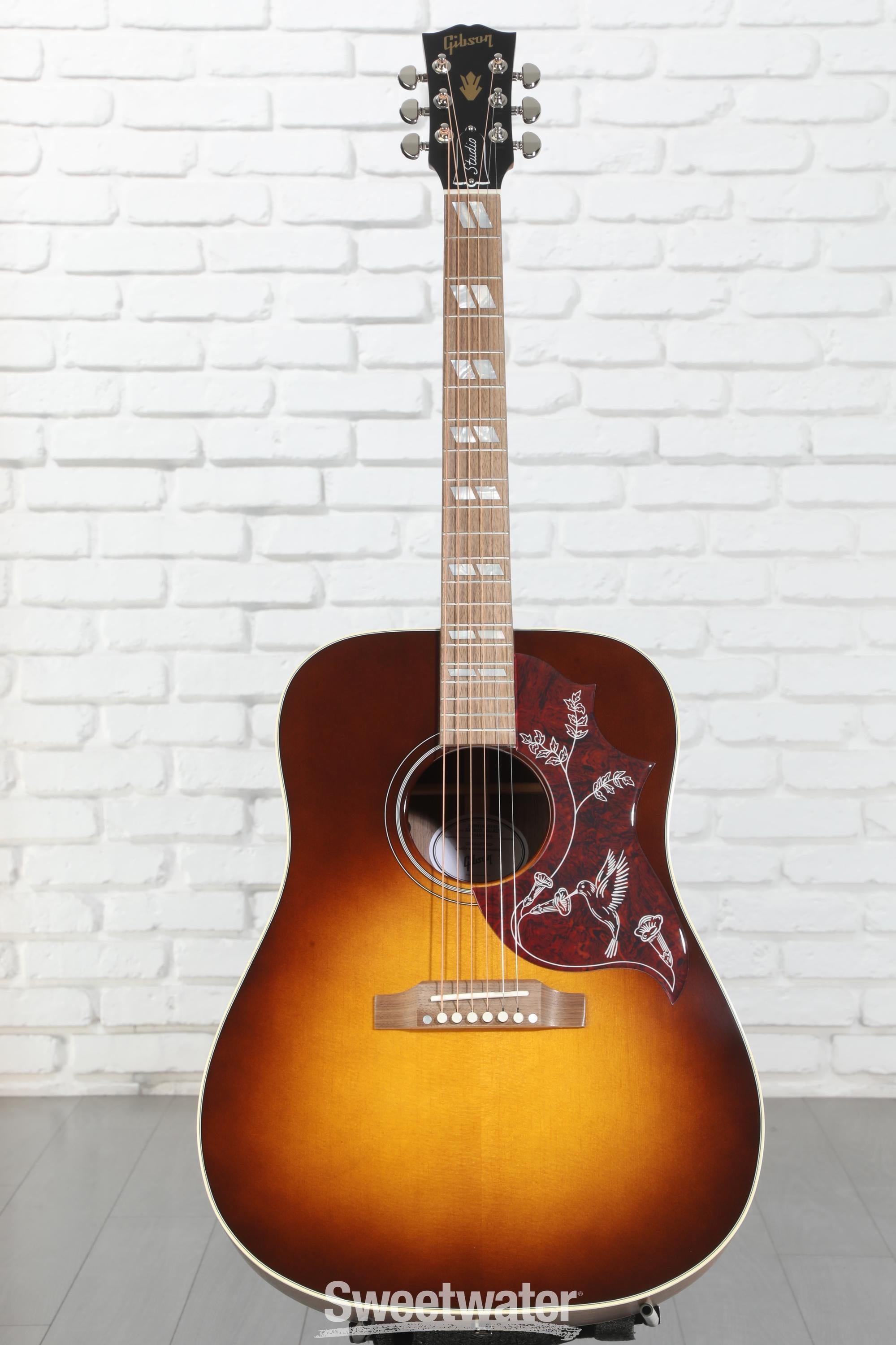 ギター Gibson Hummingbird Studio Walnut Antique Gibson Hummingbird Studio Walnut - satin vintage sunburst
