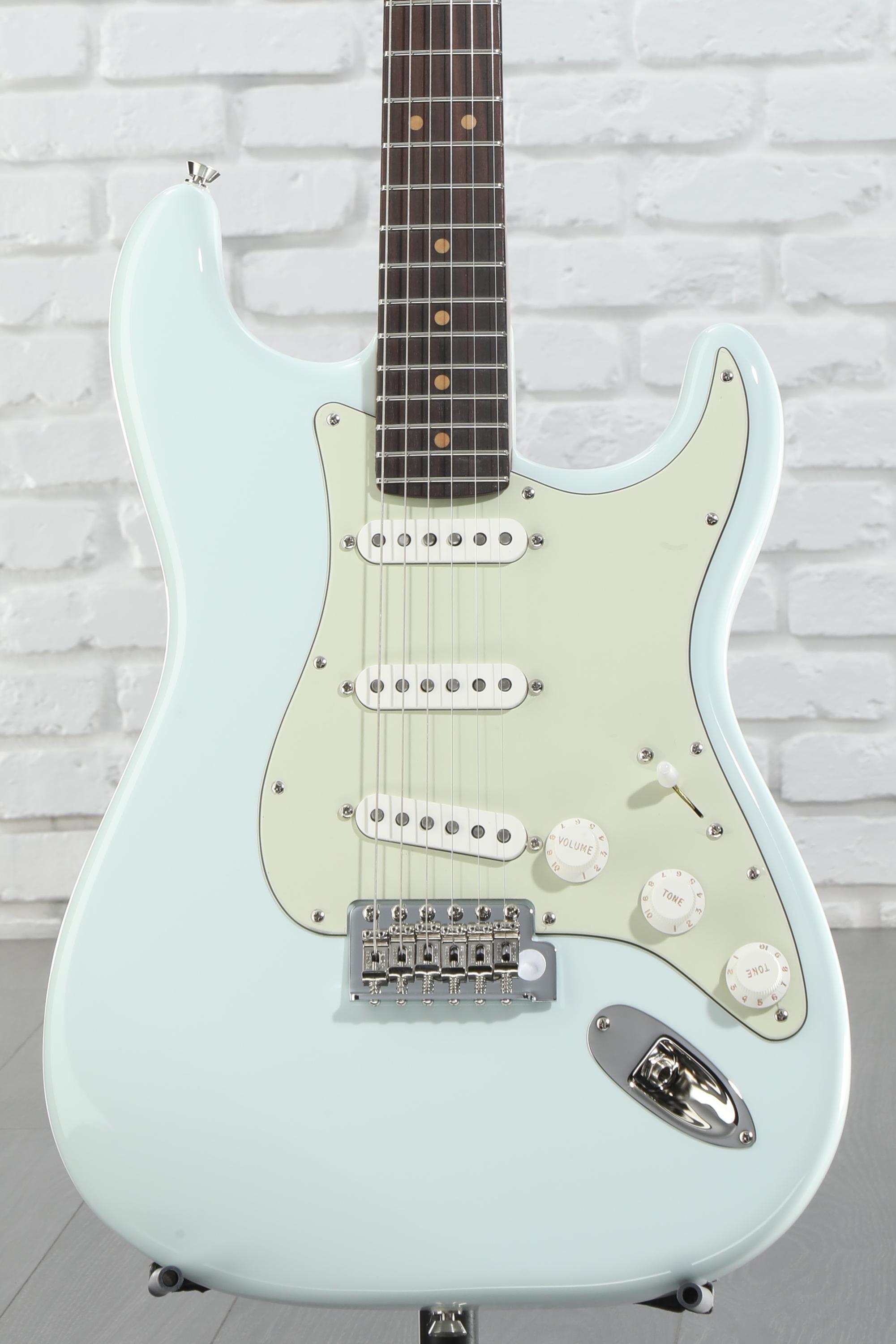 最終値下げAmerican Professional Stratocaster Amazon.com: Fender American Professional II Stratocaster