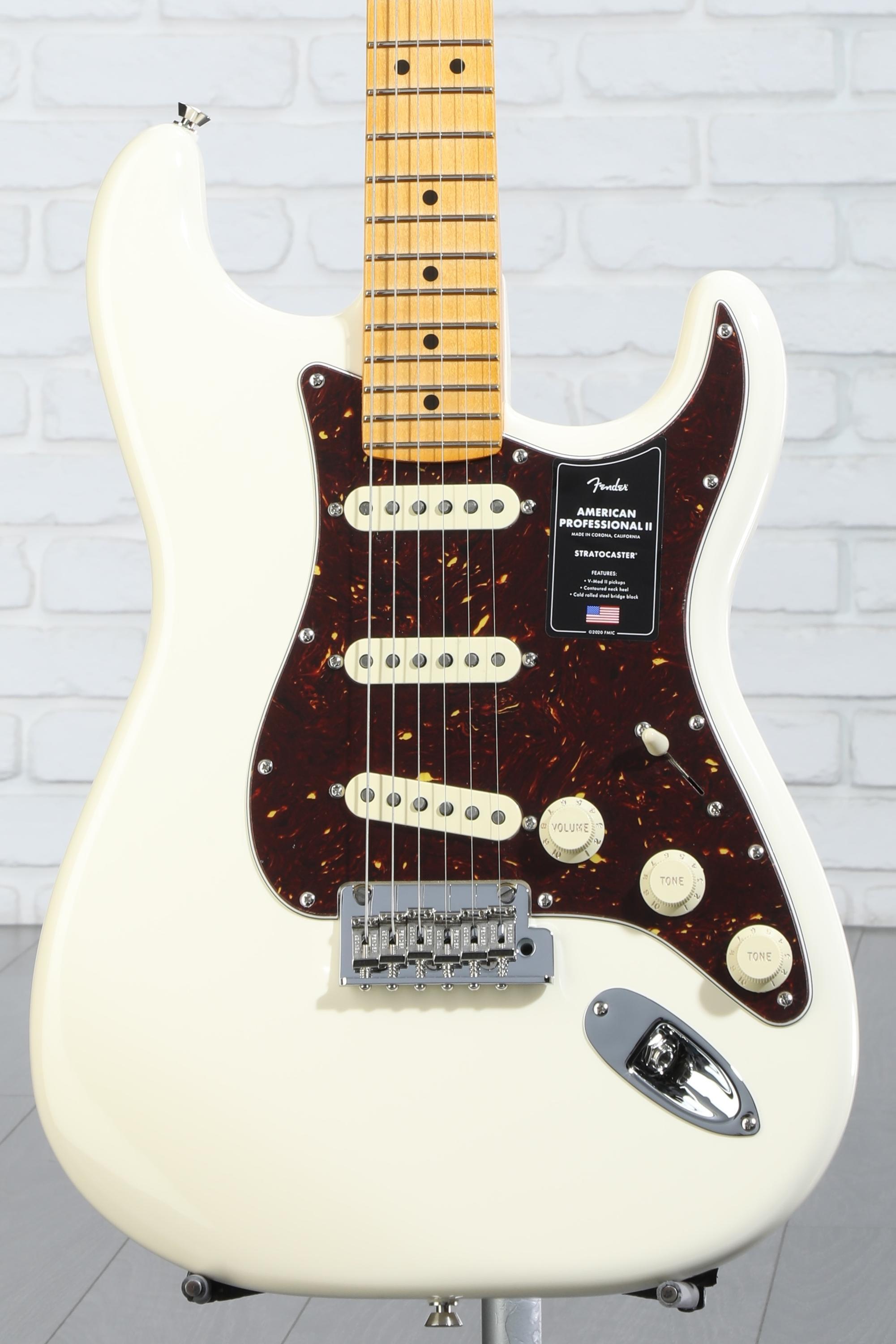 Fender American Professional II Stratocaster - Olympic White with Maple  Fingerboard