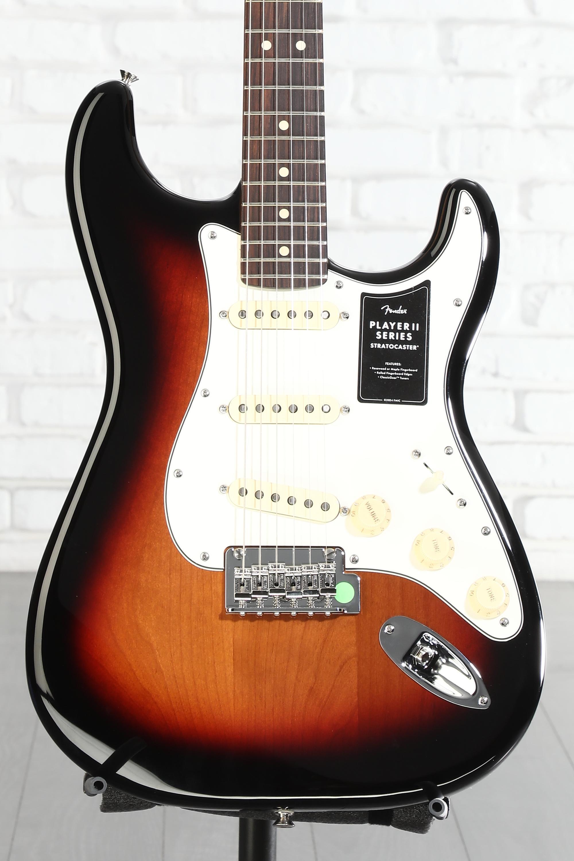 Fender Player II Stratocasterサンバースト Fender Player II Stratocaster Electric Guitar - 3-color Sunburst