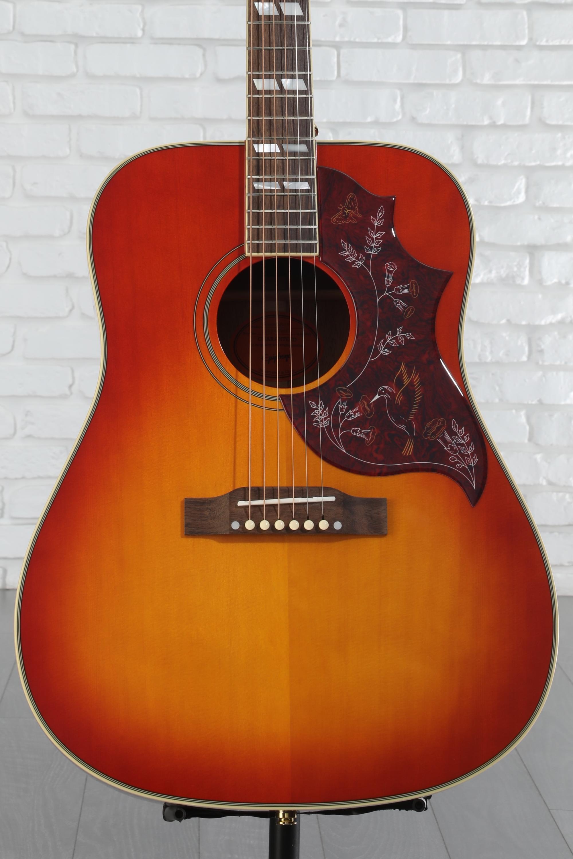 ギター Epiphone Hummingbird Inspired by Gibson Epiphone Hummingbird Acoustic Guitar - Aged Cherry Sunburst