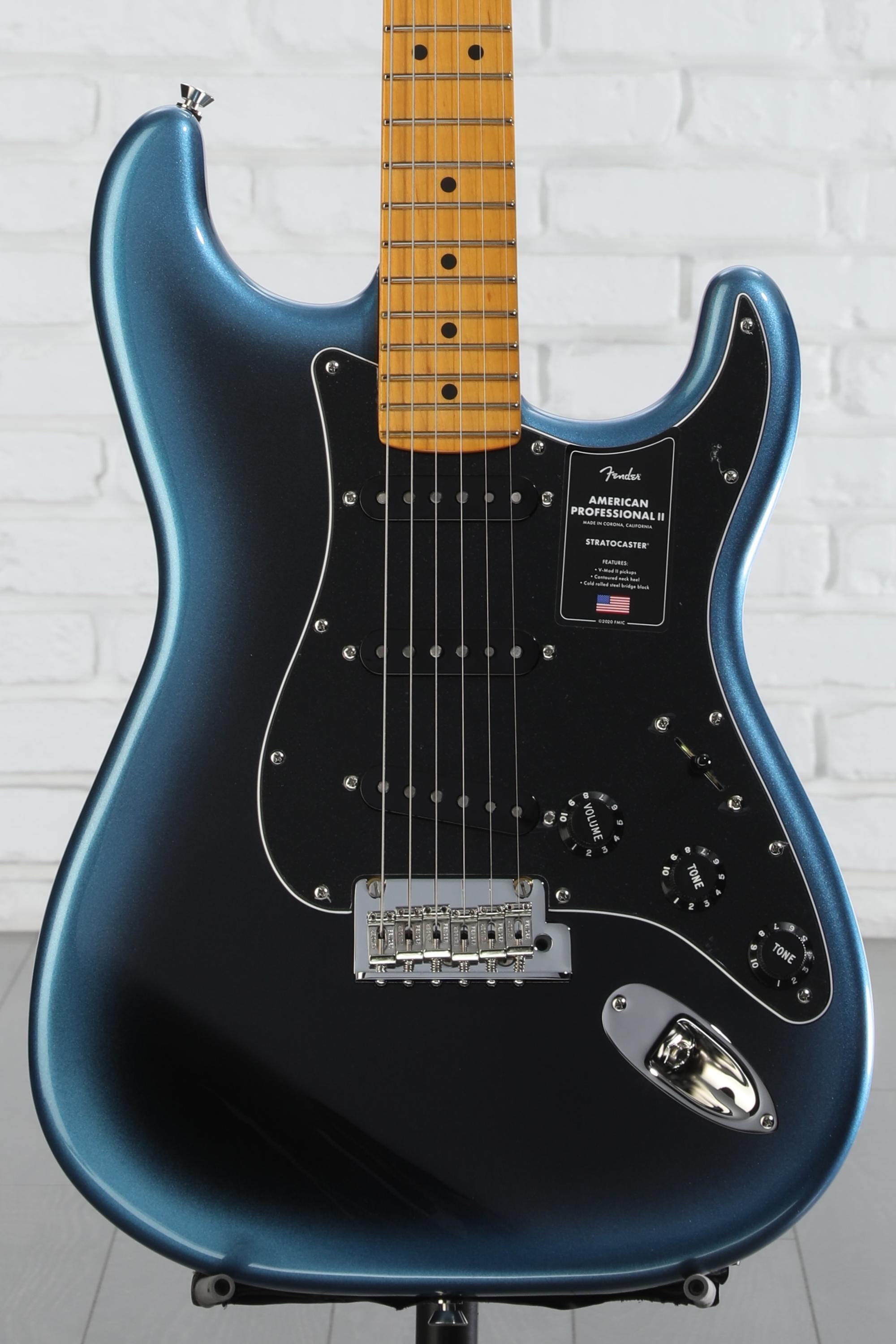 ギター [izk]Professional II Stratocaster(DN) Amazon.com: Fender