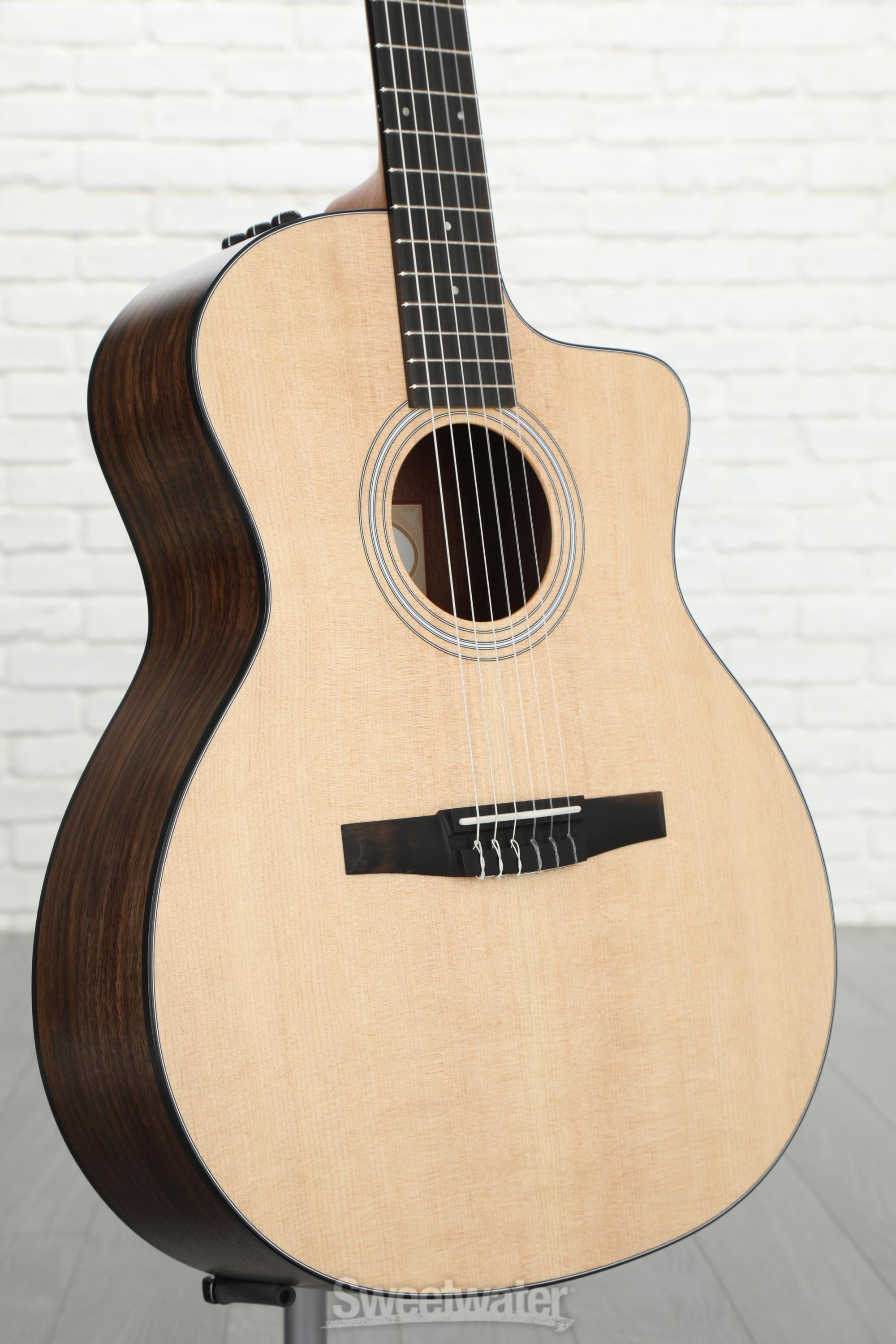 Taylor 114ce N Natural Sitka Spruce Sweetwater