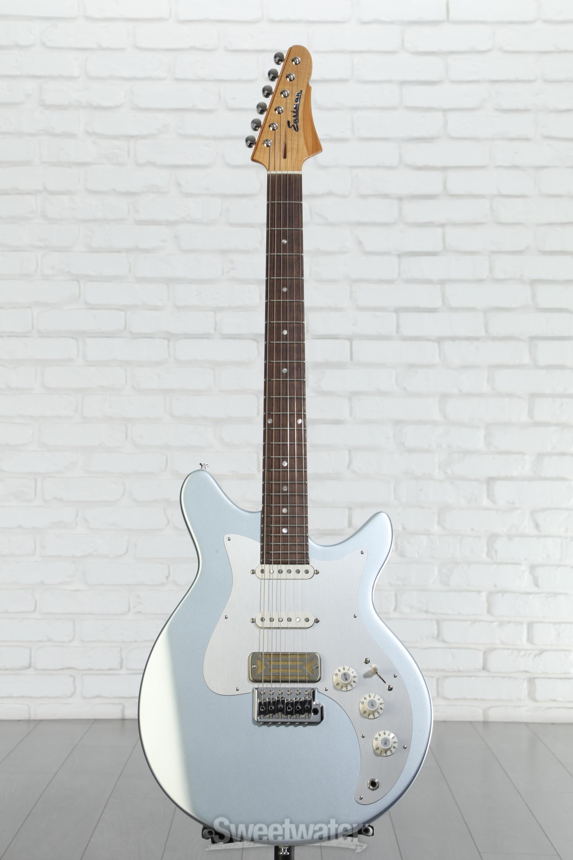 Eastman Guitars Fullertone DC'62 Electric Guitar - Ice Blue