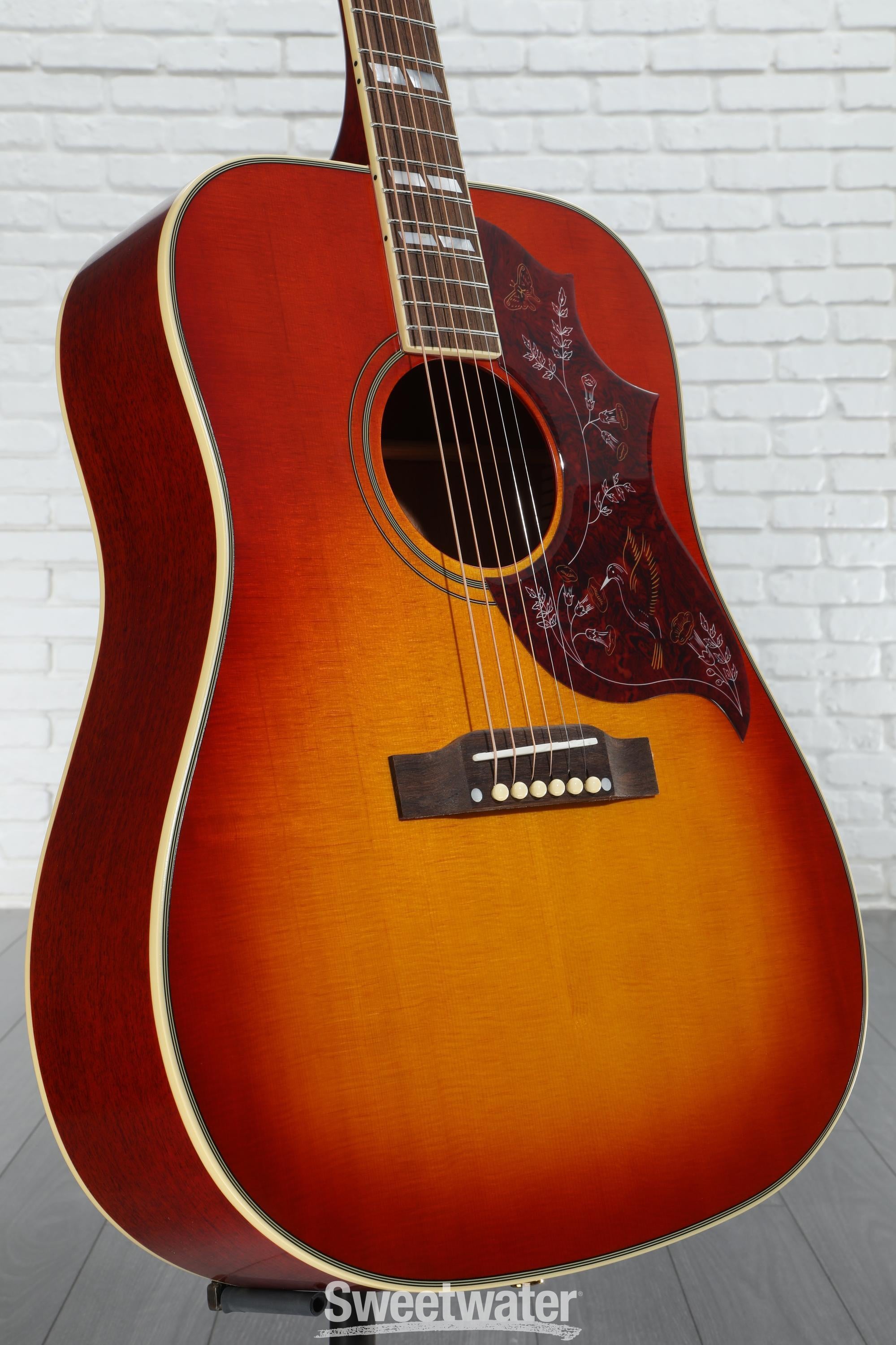 ギター Epiphone Hummingbird Inspired by Gibson Epiphone Hummingbird Acoustic Guitar - Aged Cherry Sunburst