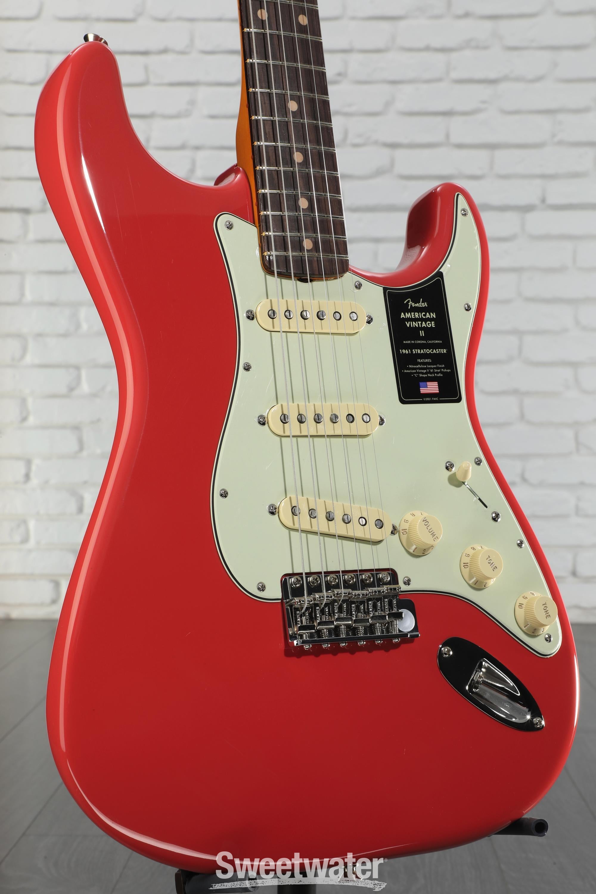 American vintageストラトキャスター/fiesta red 最終 Fender American Vintage II 1961 Stratocaster Electric Guitar