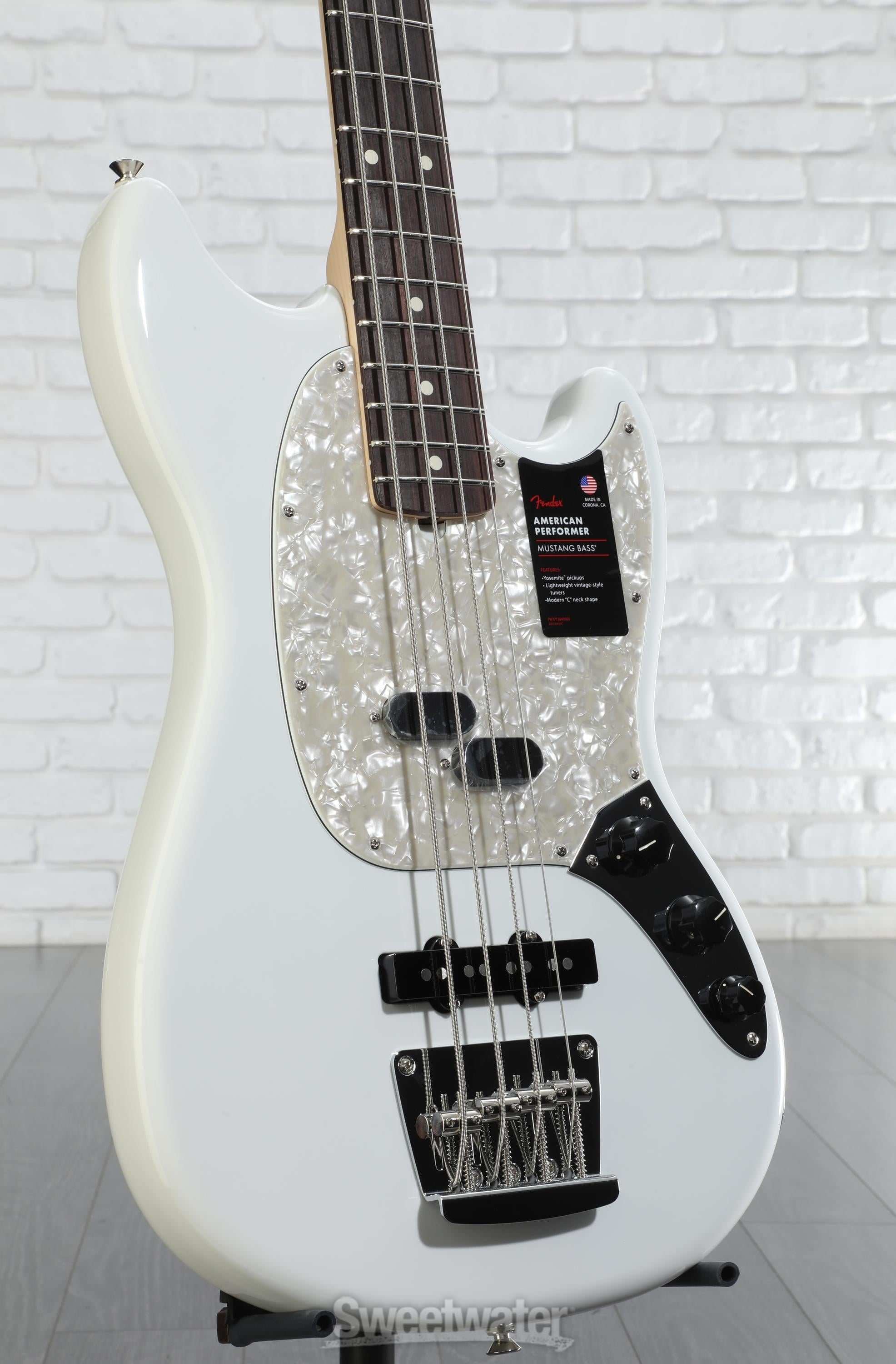 【オープニング大セール】 Bass Mustang Performer American Fender - with White Arctic ベース