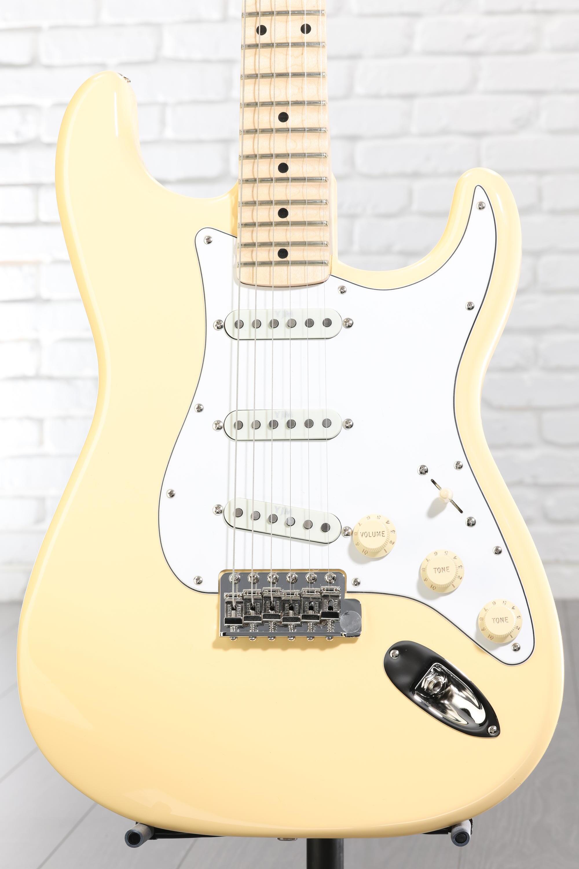 ギター Fender Yngwie Malmsteen Vintage White Fender Yngwie Malmsteen Stratocaster Electric Guitar - Vintage
