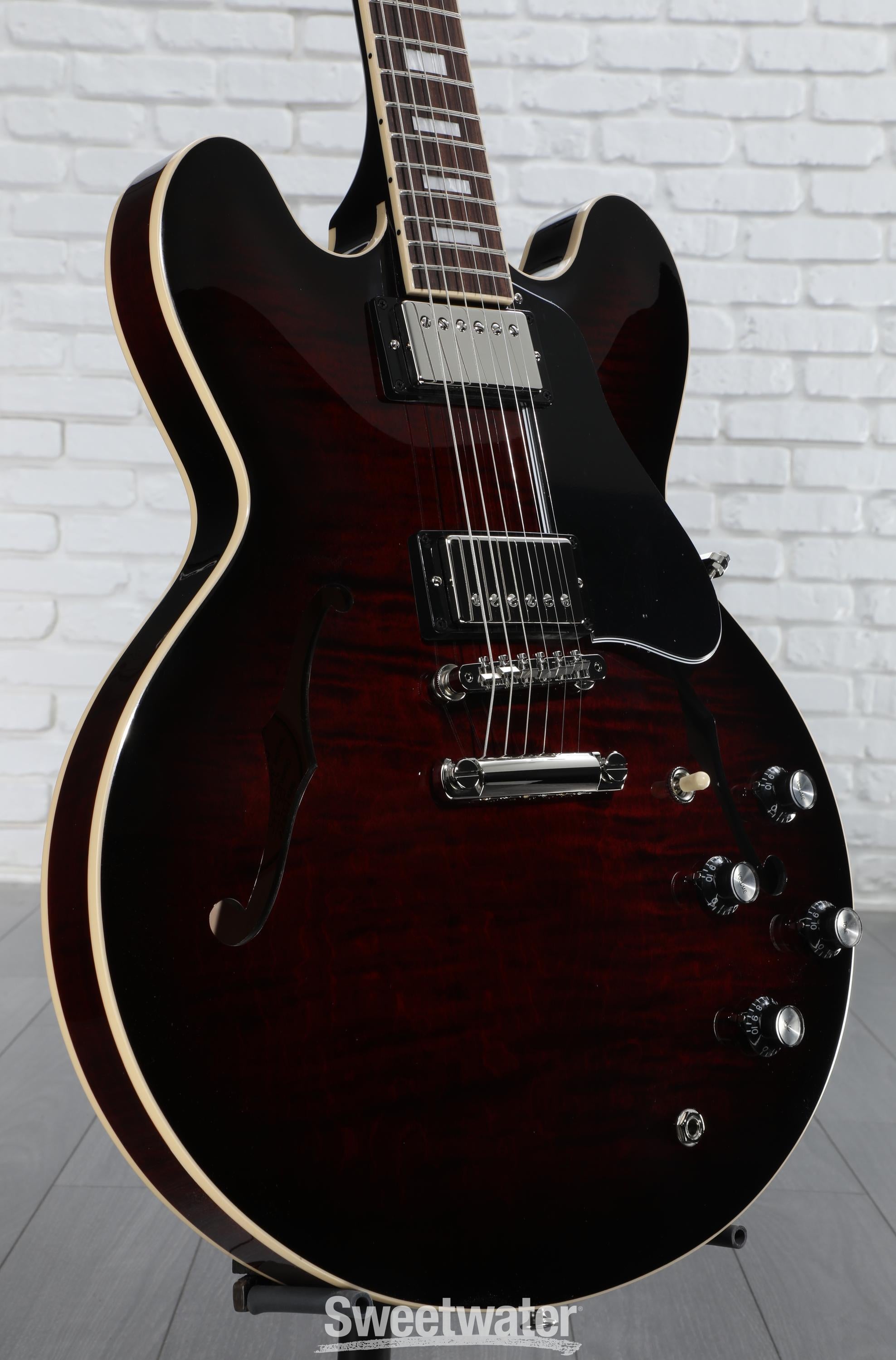 ギター Gibson ES-335 Figured Blood Moon Burst Gibson The light and loaded ES-335, now with the beauty of