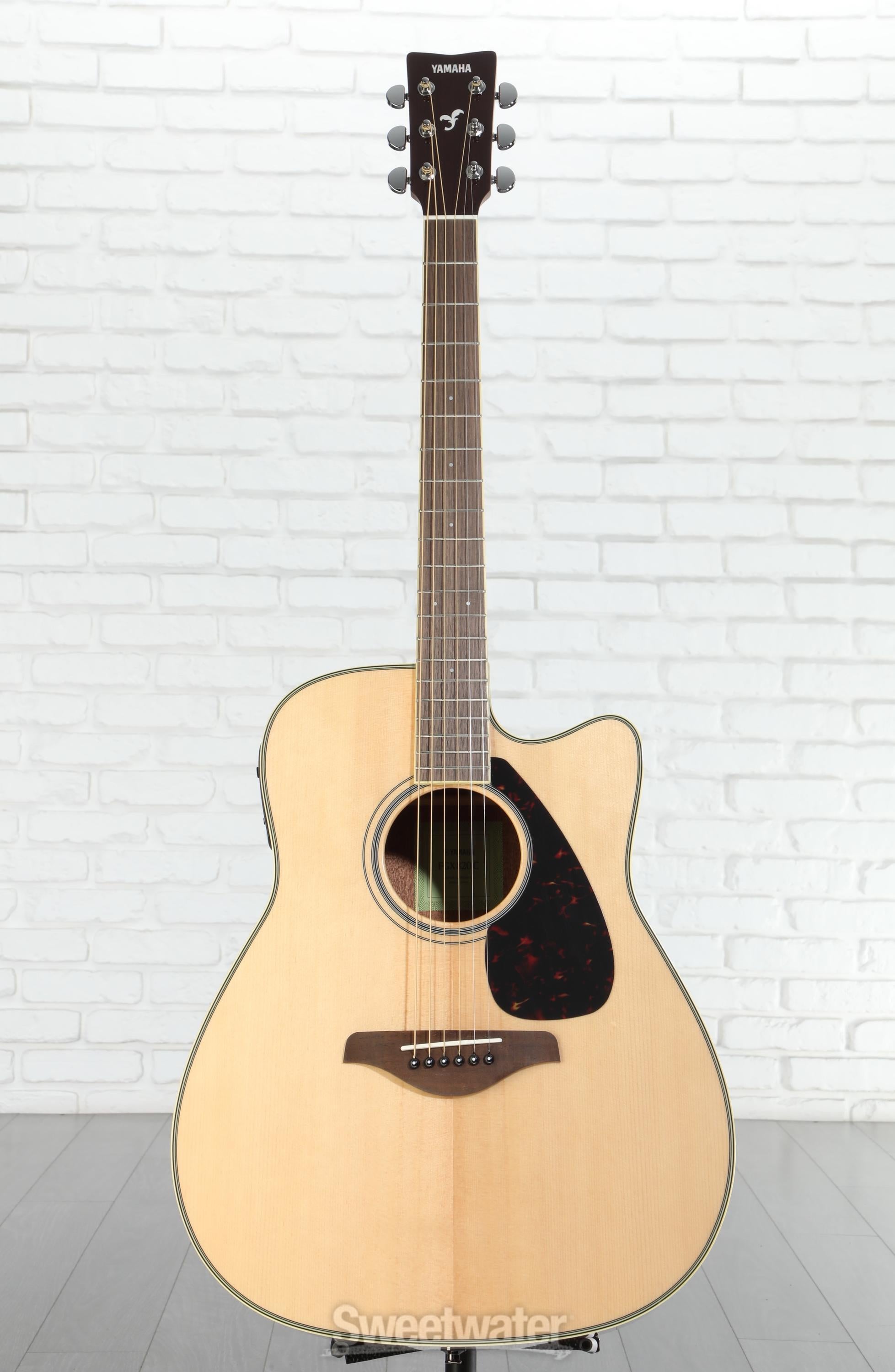Yamaha FGX820C Dreadnought Cutaway Acoustic-electric Guitar