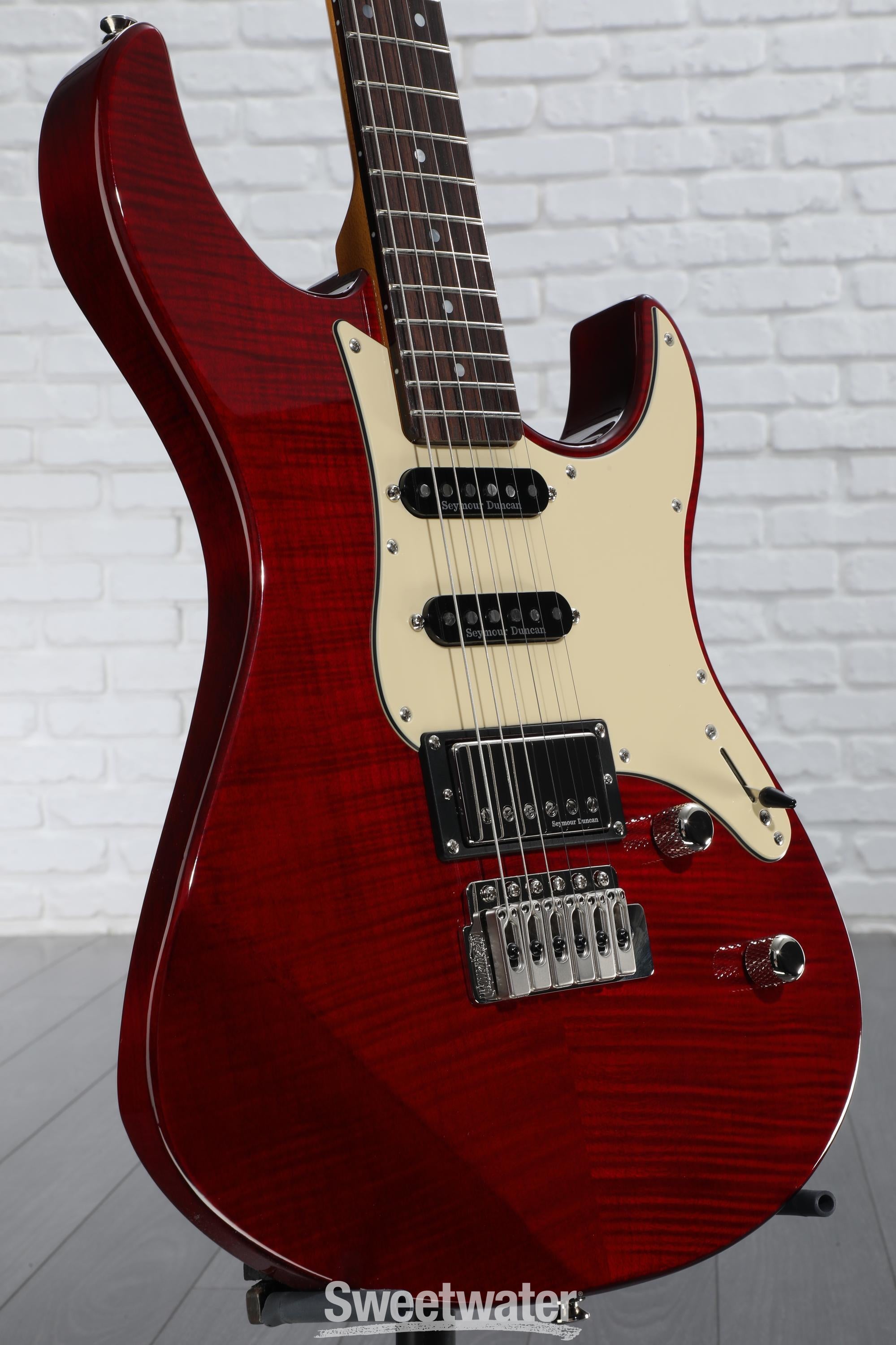 エレキギター　赤　PACIFICA fenderピック付き pac612viix_tgm_front_2000px.jpg