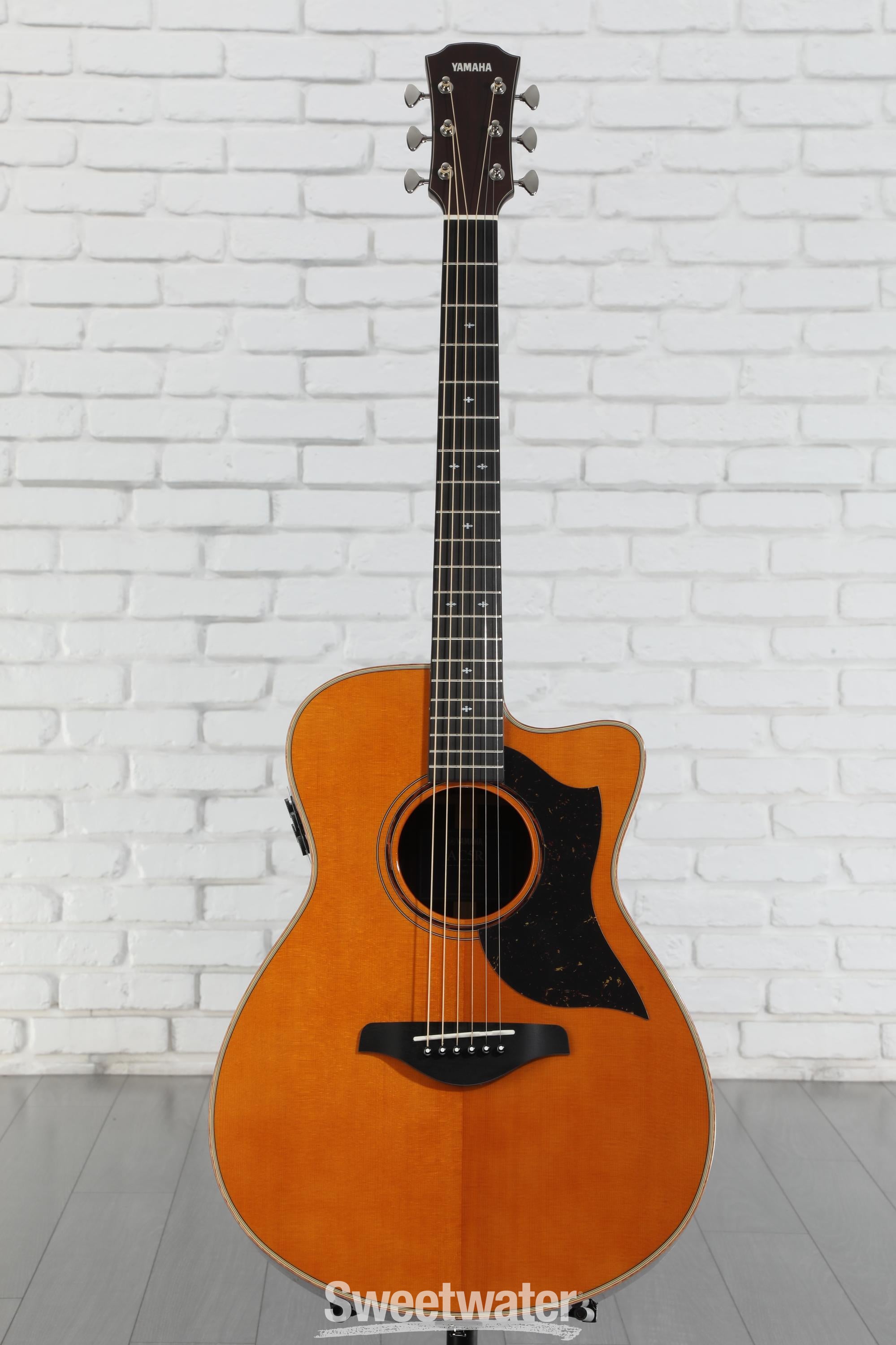 Yamaha AC5R ARE Concert Cutaway Acoustic-electric Guitar