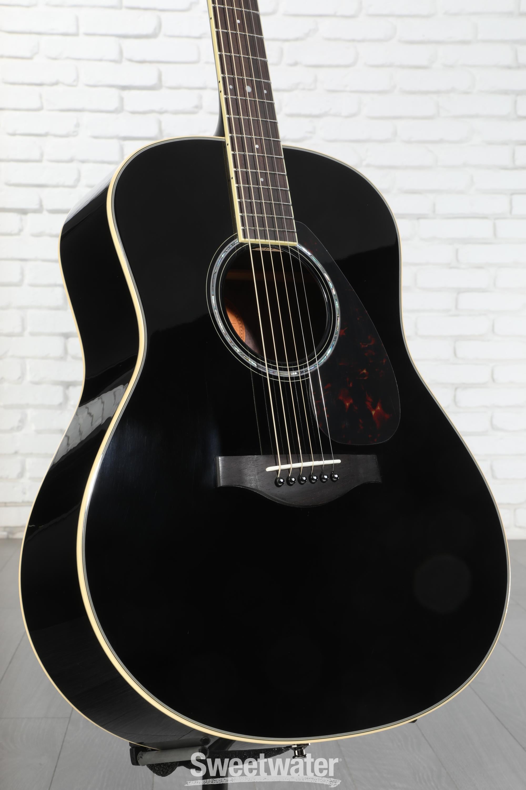 ヤマハ　LL6 ARE Yamaha LL6 ARE Original Jumbo Acoustic Guitar - Black