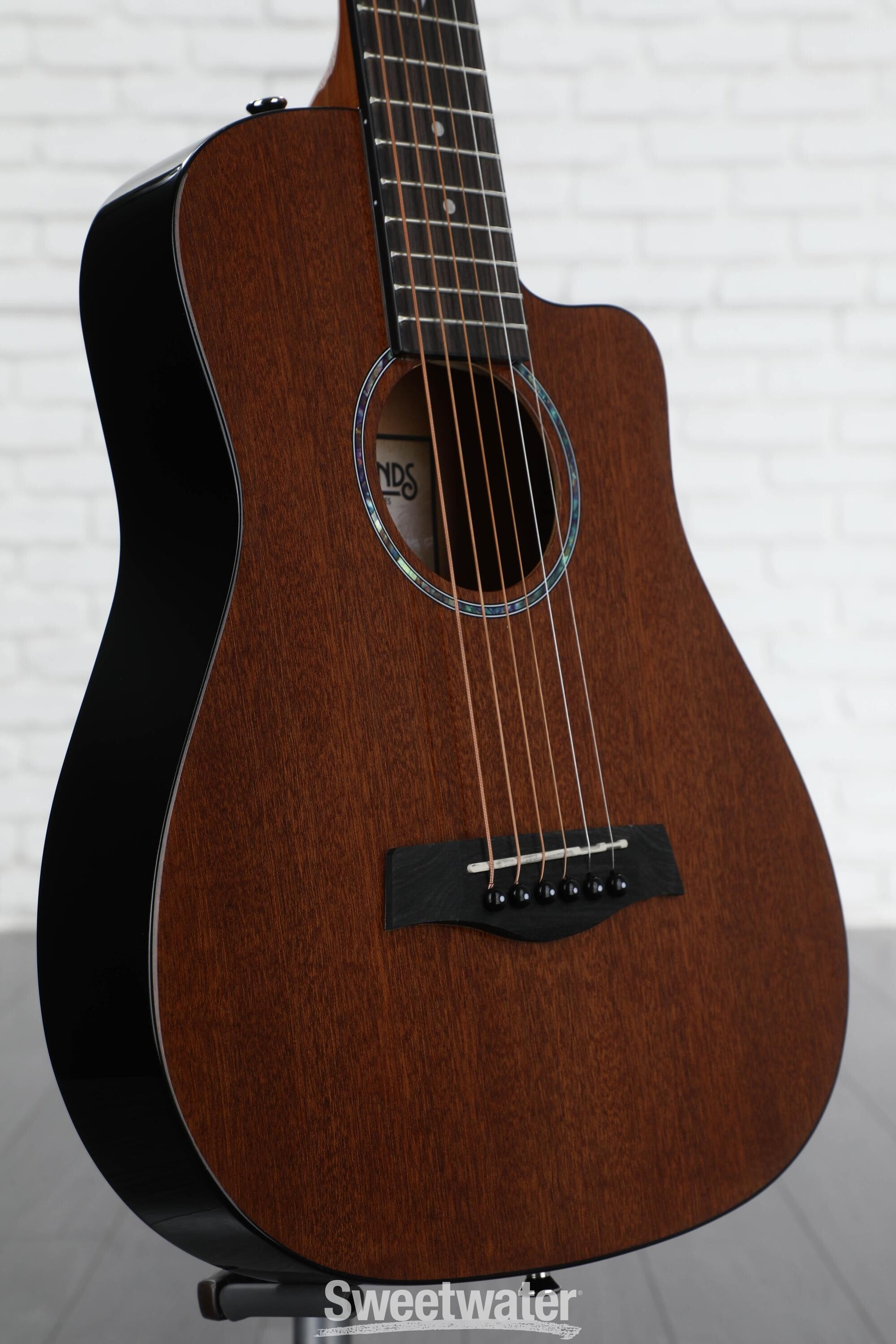 TRAVELER GUITAR Redlands Mini アコースティック Amazon.com: Redlands Mini Acoustic Guitar with Gig Bag