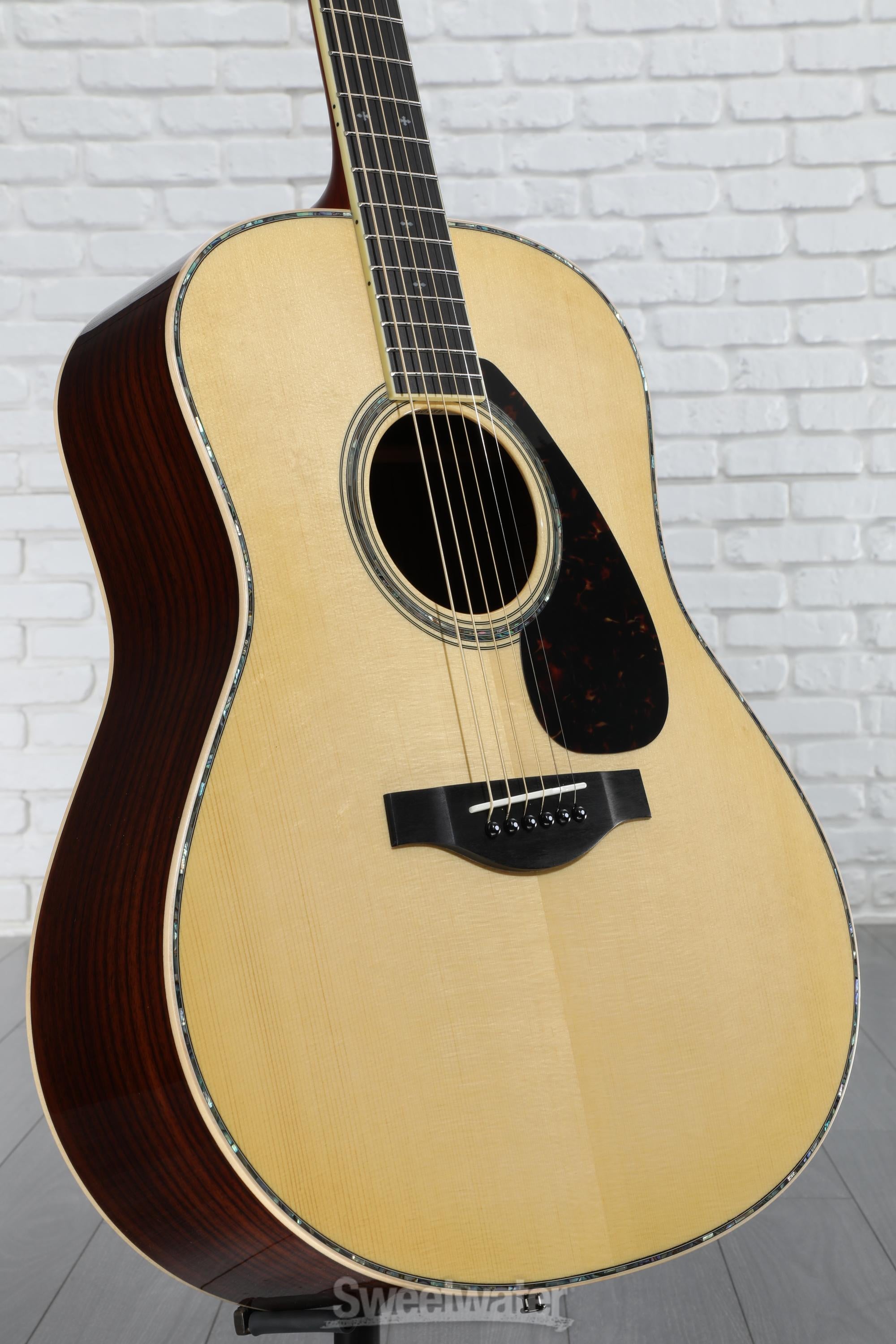 Yamaha LL16D ARE Original Jumbo Acoustic-electric Guitar