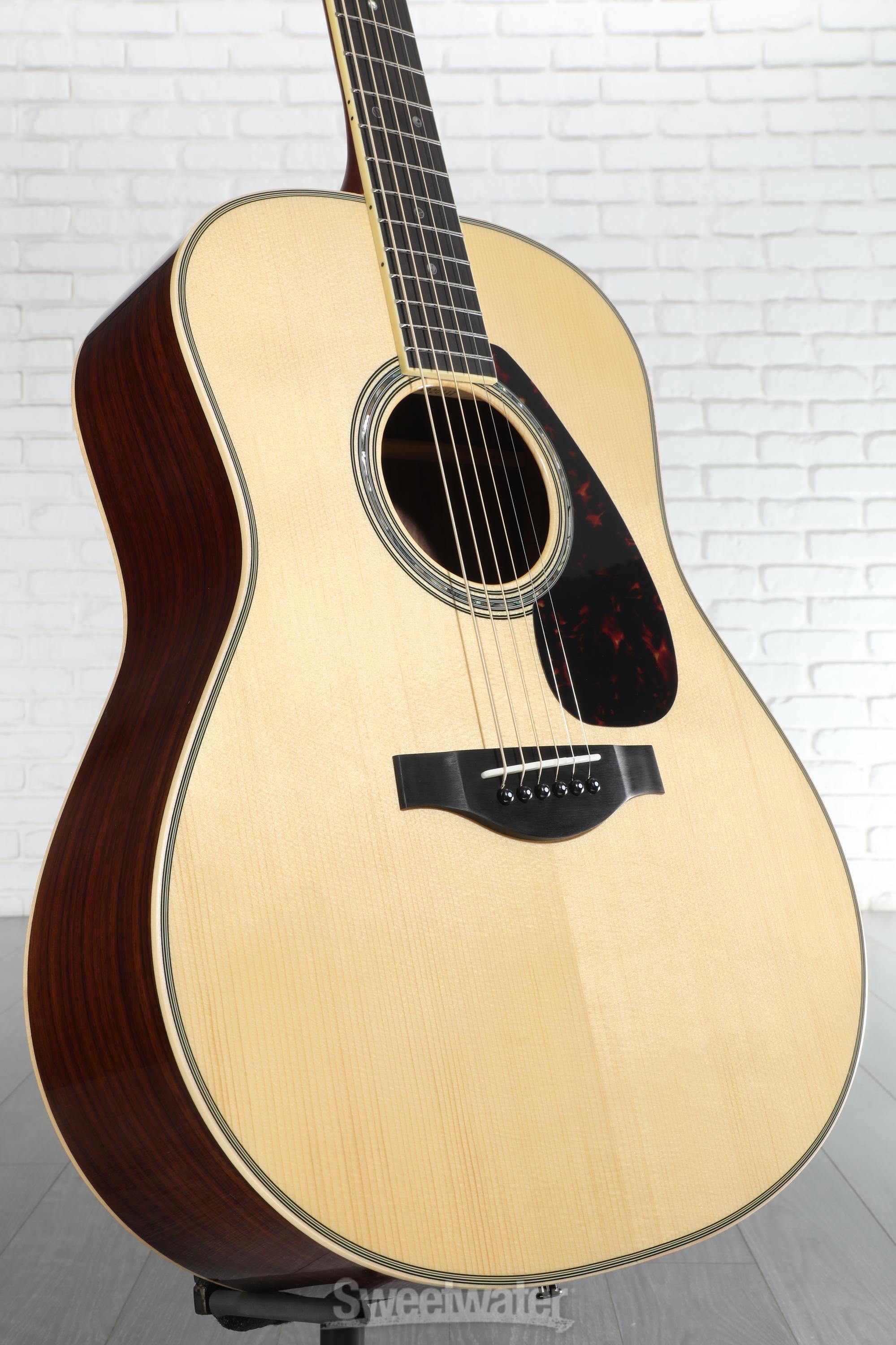 Yamaha LL16 ARE Original Jumbo Acoustic-electric Guitar - Natural