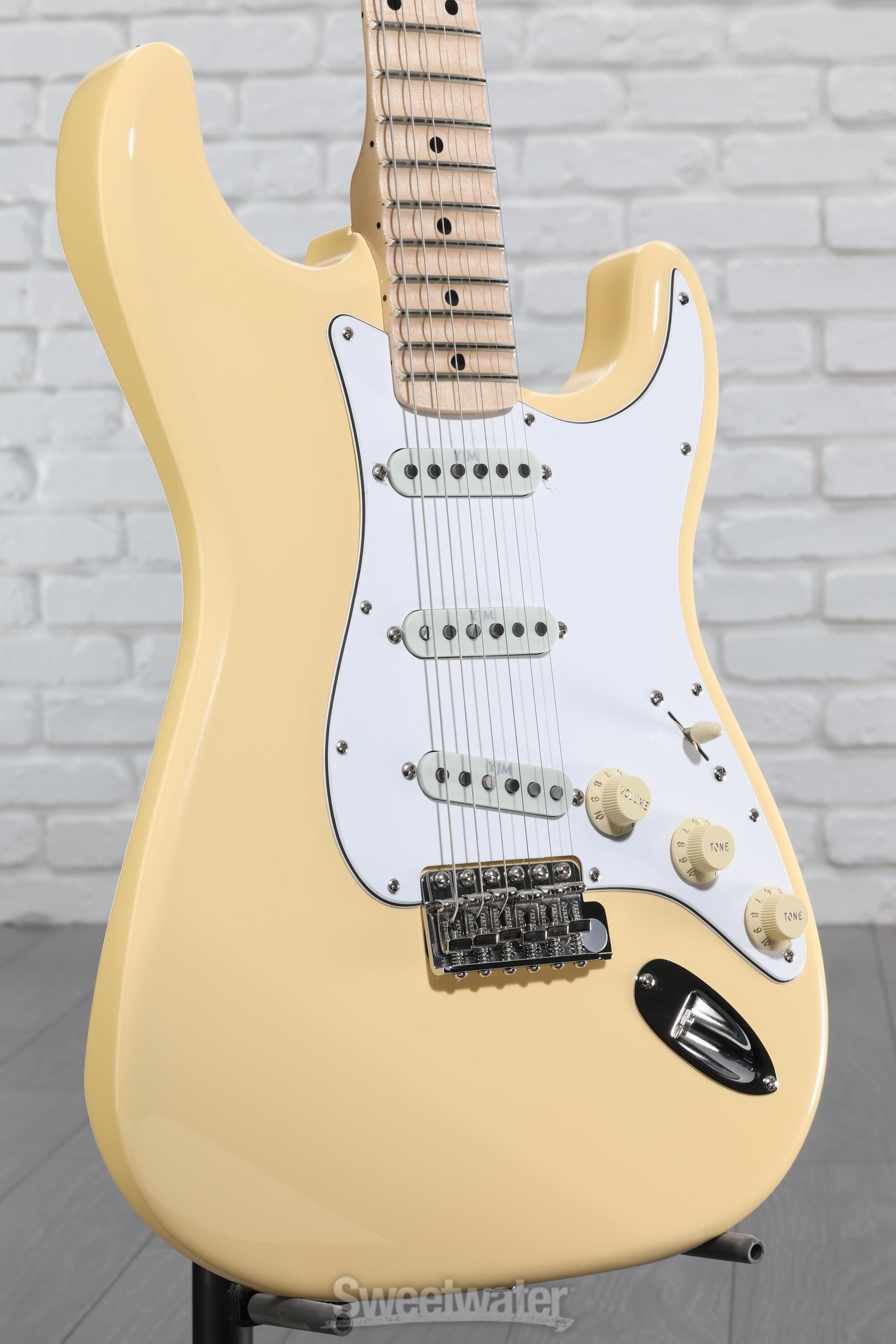 Fender Yngwie Malmsteen Stratocaster Electric Guitar - Vintage White with Maple Fingerboard