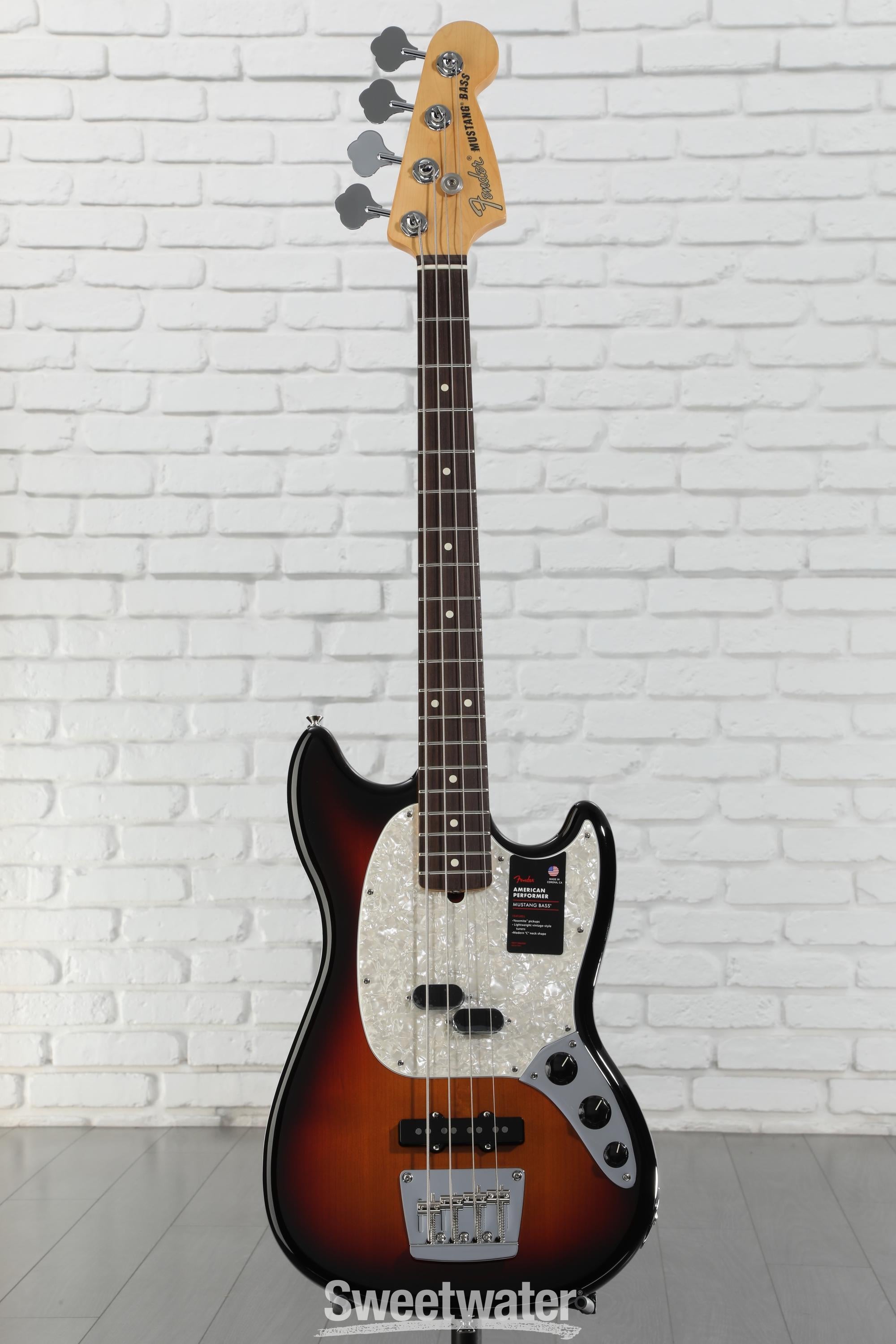 ベース Fender American Performer Mustang Bass Fender American Performer Mustang Bass - 3-Tone Sunburst