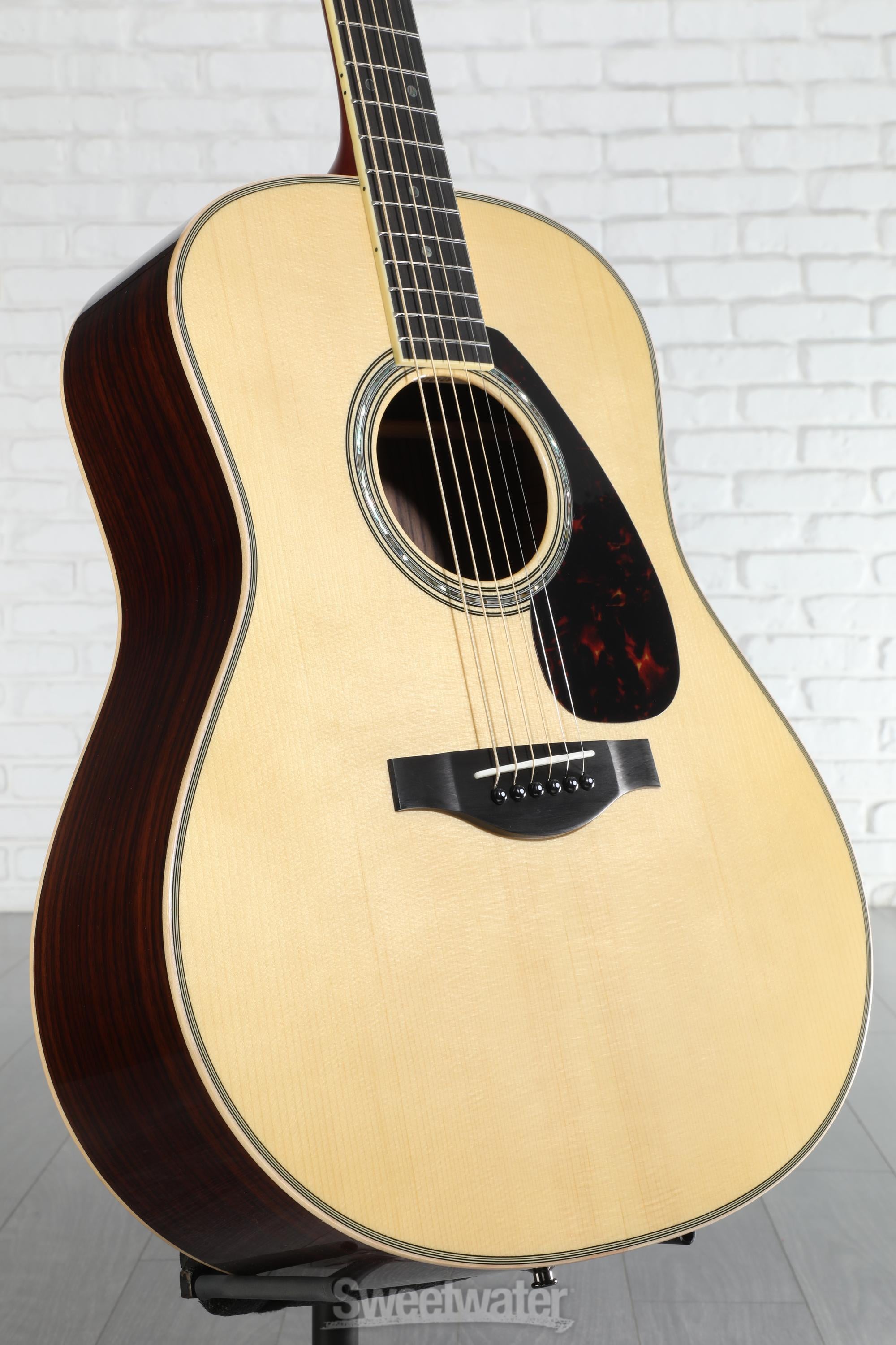 Yamaha LL16 ARE Original Jumbo Acoustic-electric Guitar - Natural