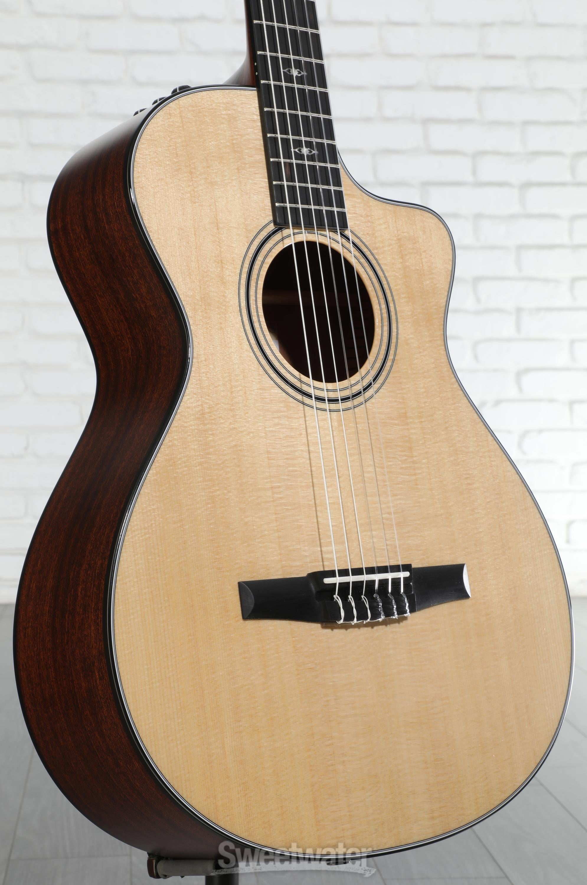 Taylor 312ce-N Nylon Acoustic-electric Guitar - Natural