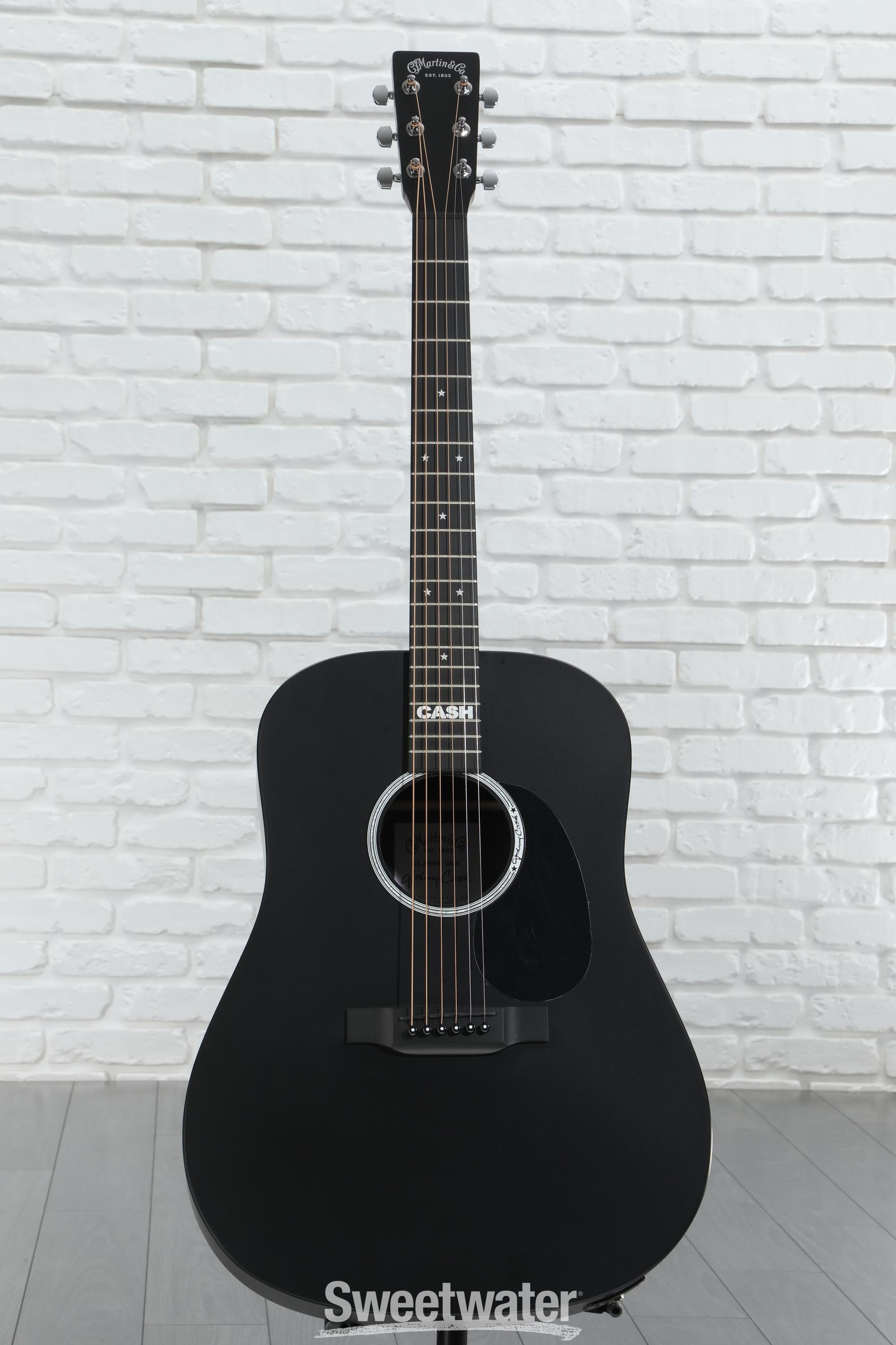Martin DX Johnny Cash エレアコ 新同送料込 Amazon.com: Martin Guitars DX Johnny Cash Signature Edition