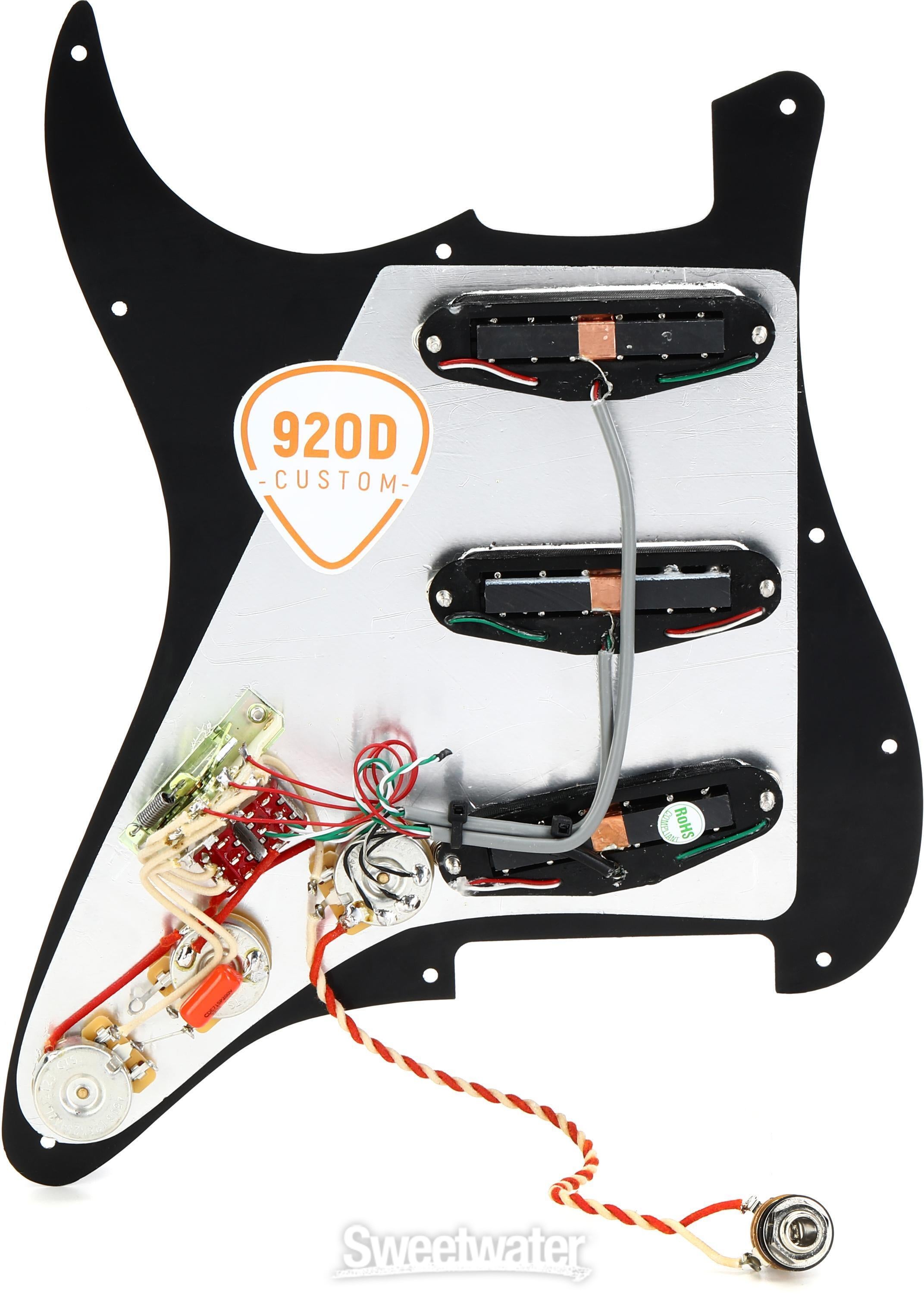 Stratocaster Polyphonic Loaded Pickguard - Black - Sweetwater