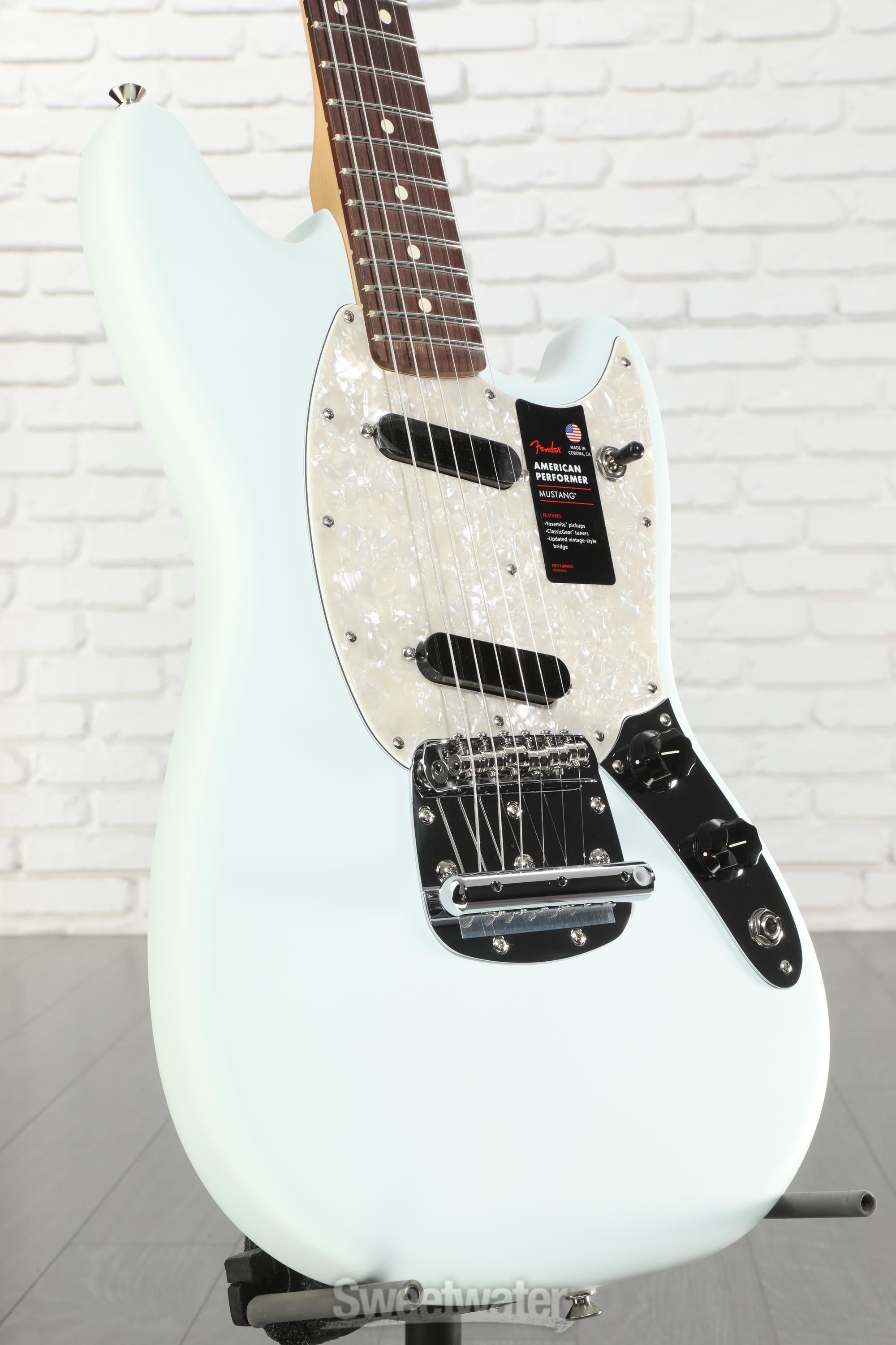 Fender American Performer Mustang - Satin Sonic Blue with Rosewood