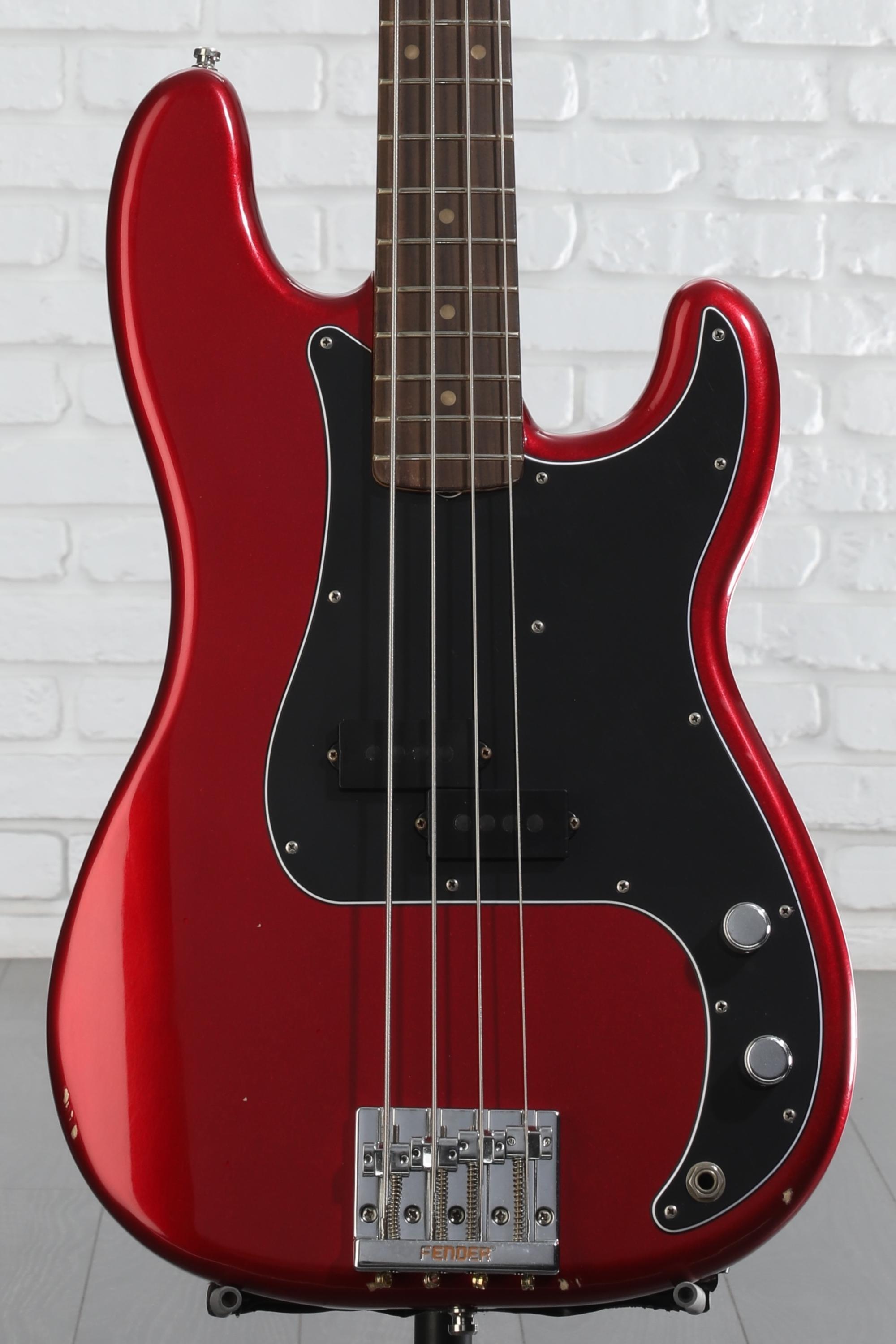 ベース Fender Road Worn NATE MENDEL P BASS Fender Nate Mendel Precision Bass - Road Worn Candy Apple