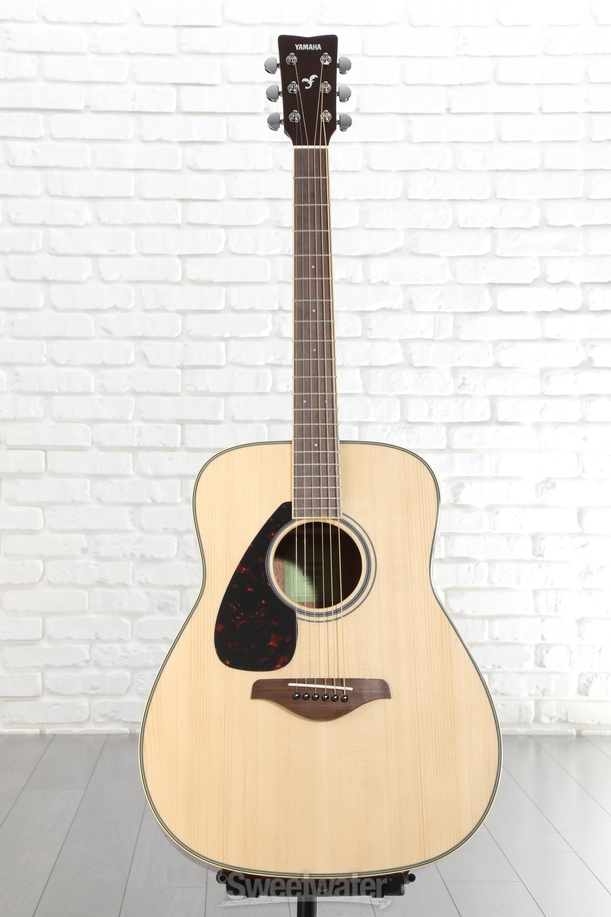 Yamaha FG820L Left-handed Dreadnought Acoustic Guitar - Natural