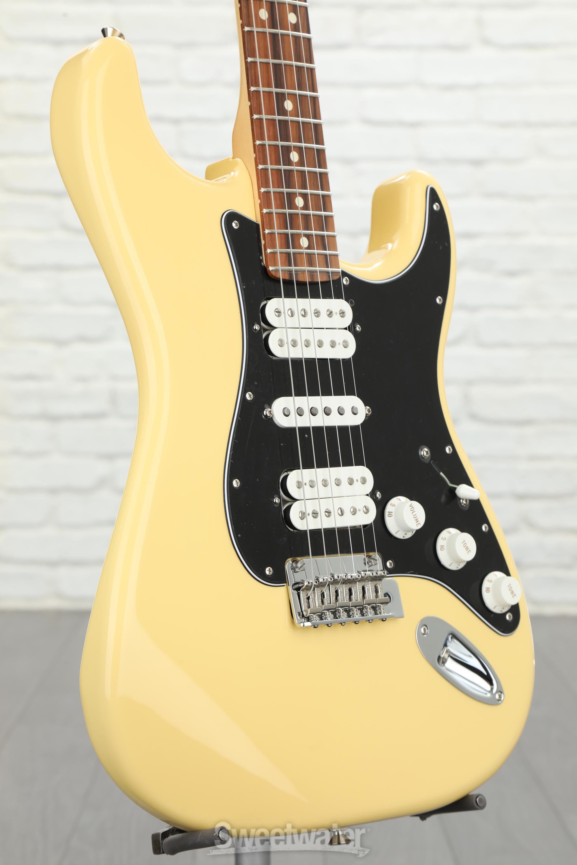 Fender Player Stratocaster HSH - Buttercream with Pau Ferro