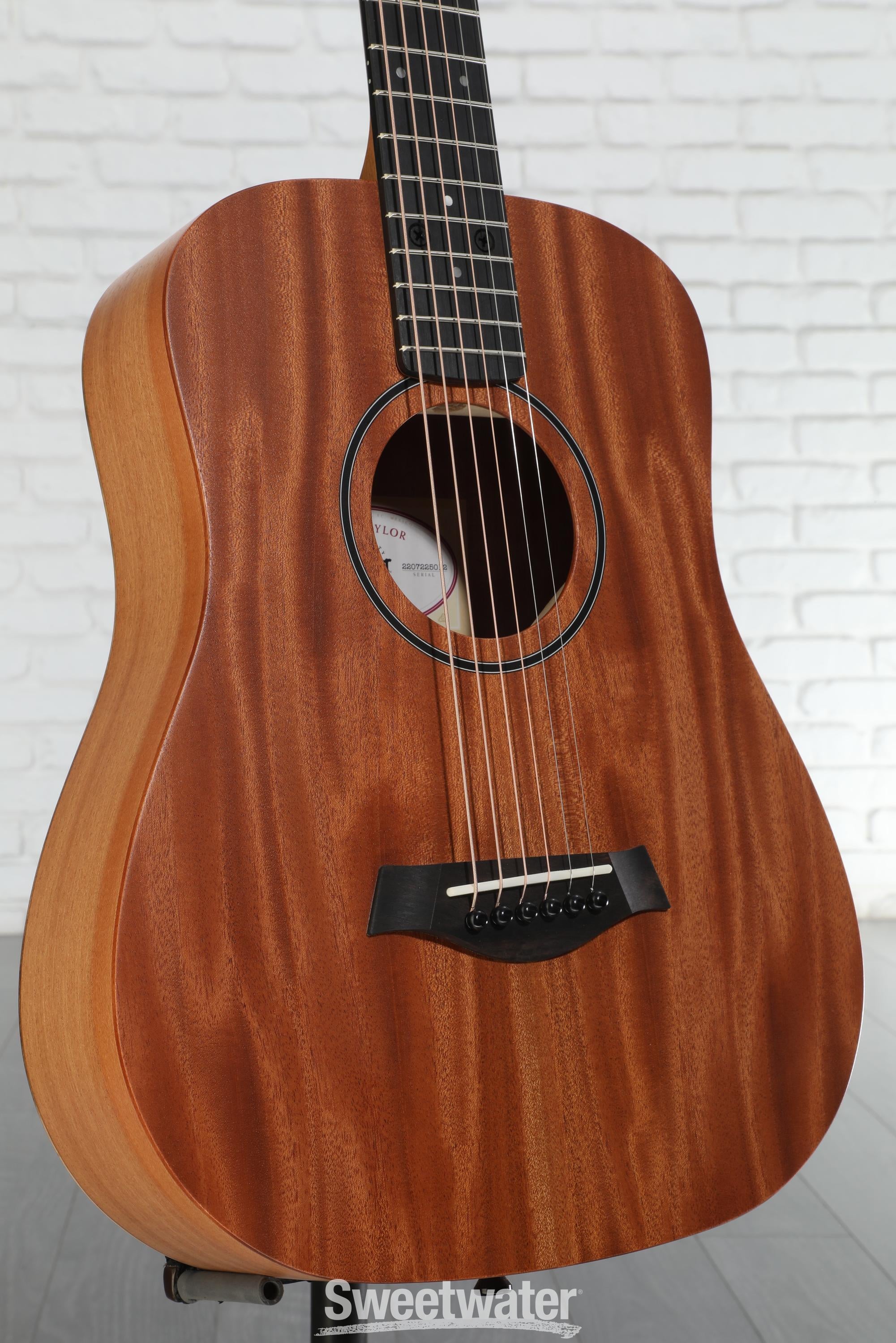 Taylor Baby Mahogany (BT2)トップ単板 マホガニー Baby Mahogany (BT2) Layered Sapele Acoustic Guitar | Taylor