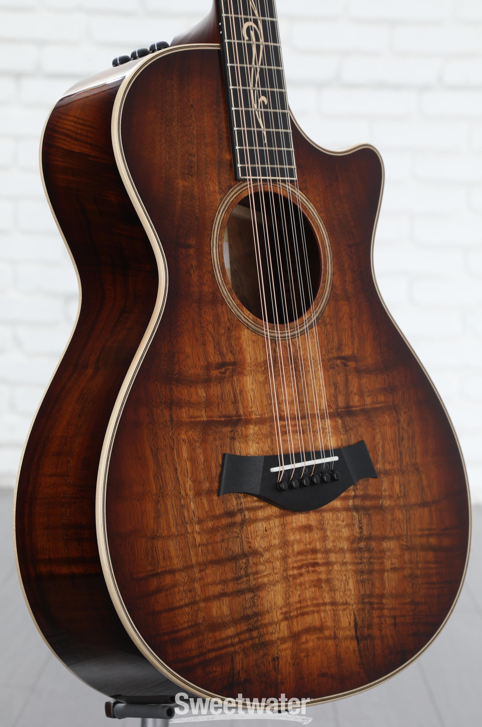ギター DeliciousTaylormade  PhoneBookGreatTiger Alvarez ABT60CE Artist Series 8-string Baritone Acoustic