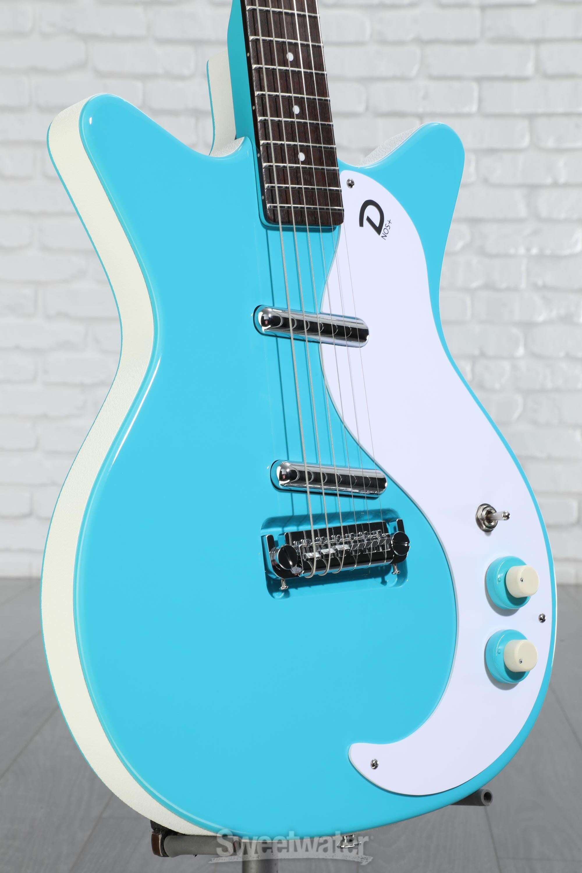 ギター Danelectro 59M NOS+ MOD Danelectro 59M Mod NOS+ Blue Metalflake Electric Guitar